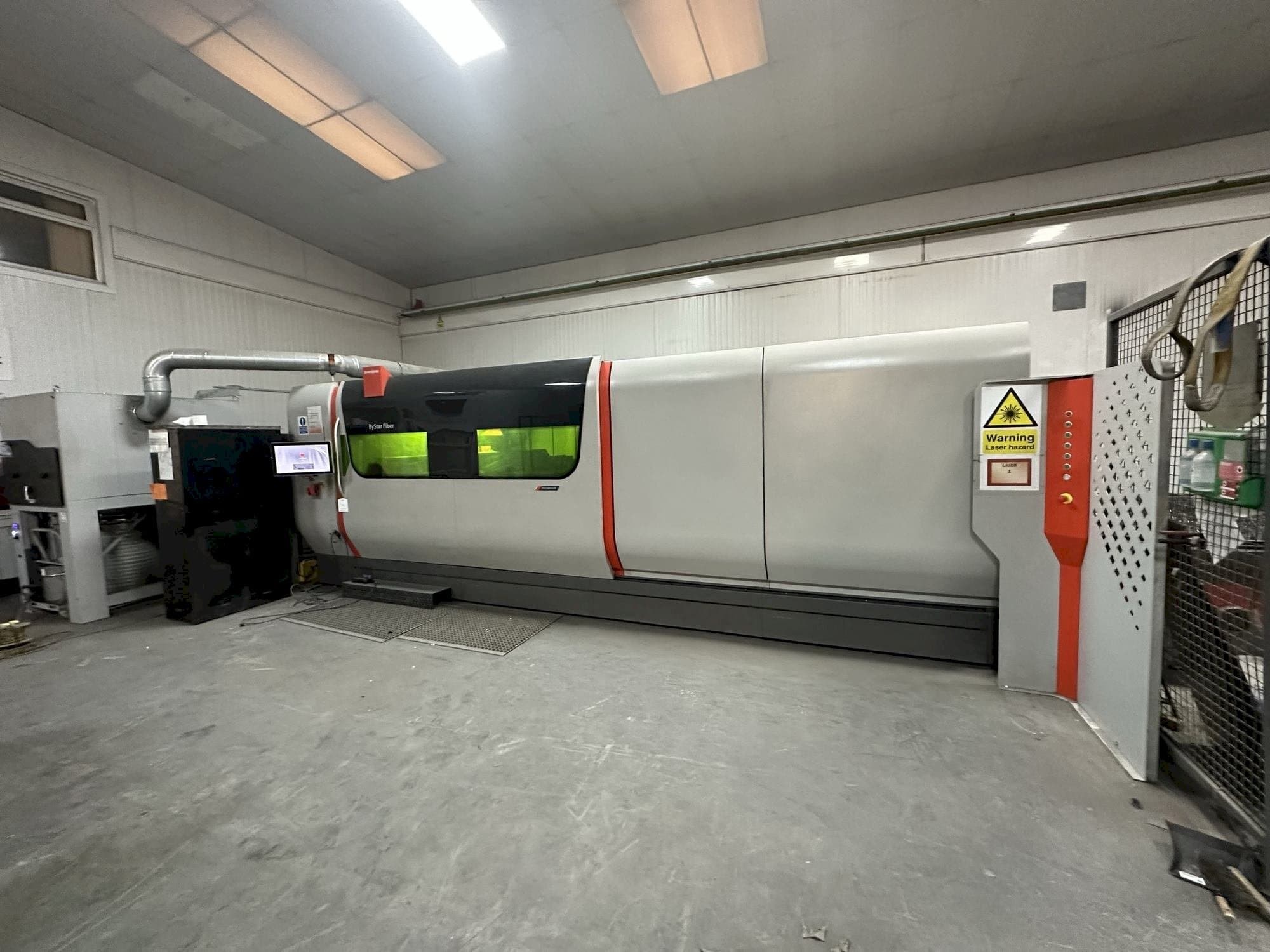 Prikaz stroja Bystronic Bystar 4020 6KW Fibre with ByTrans sprijeda