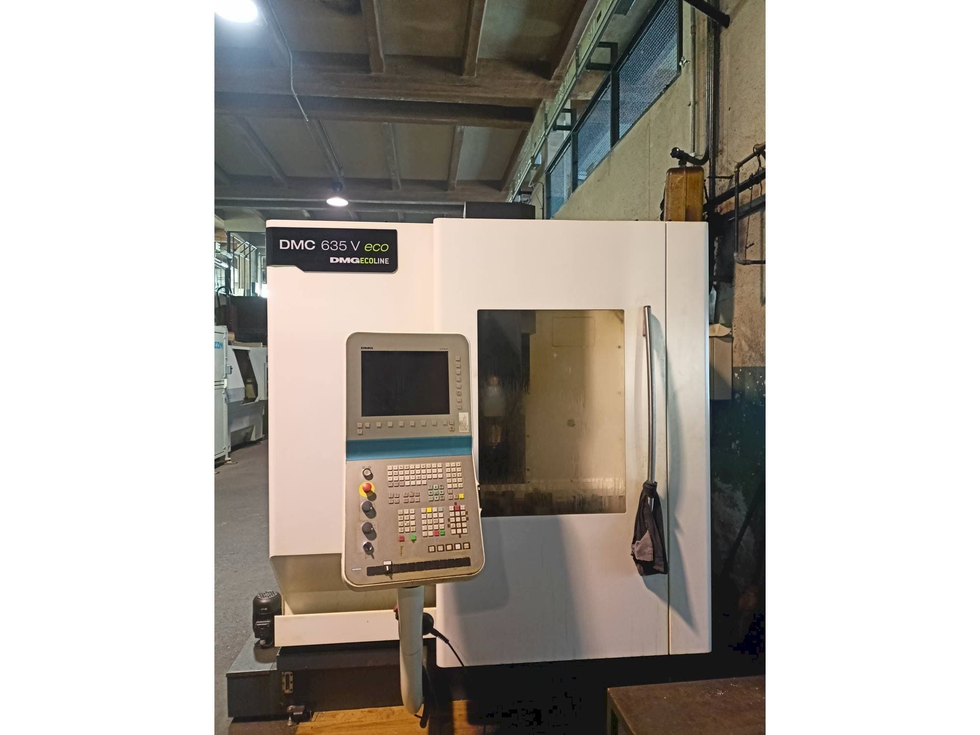 Prikaz  stroja DMG DMC 635V Ecoline  sprijeda