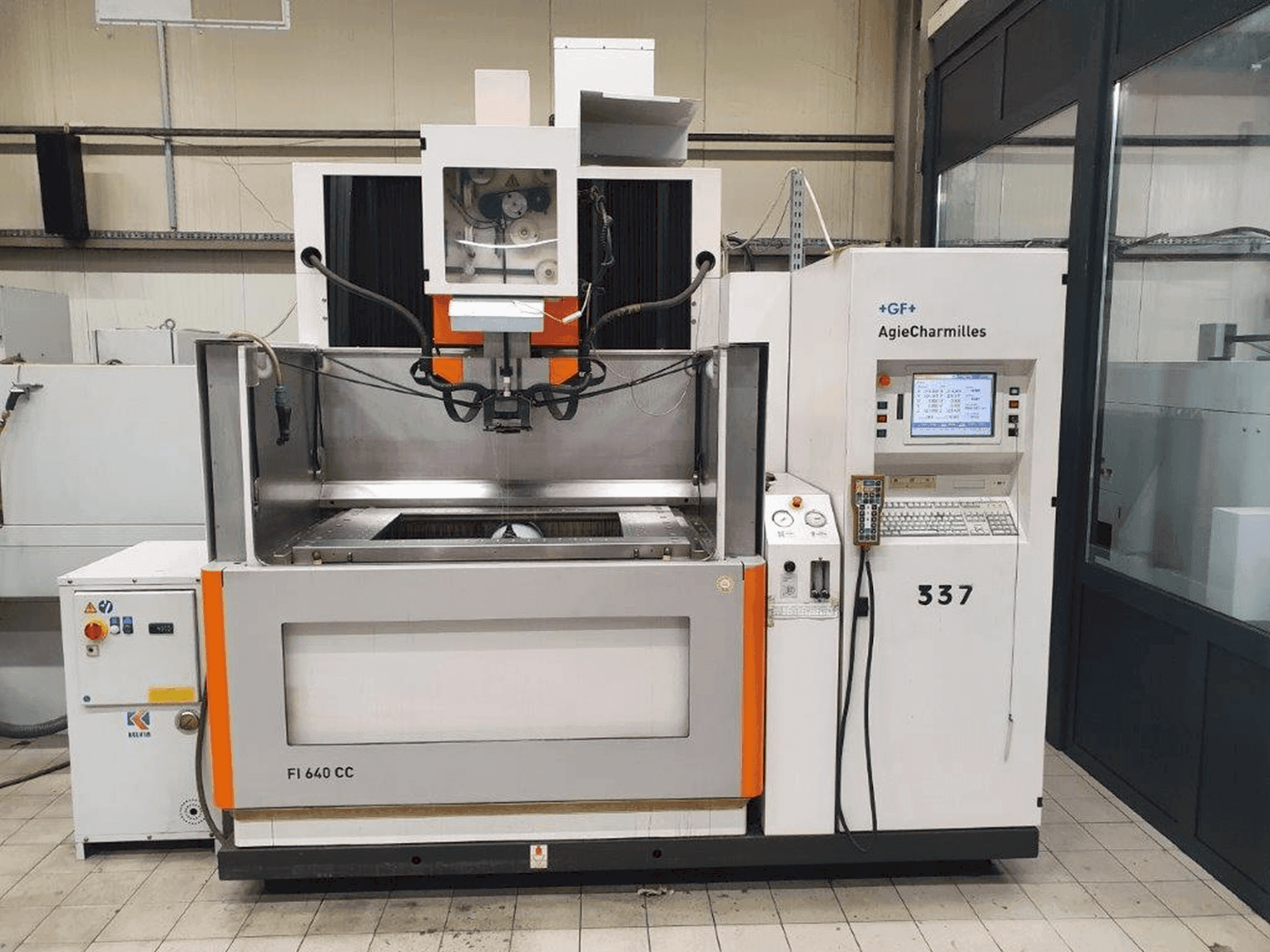 Prikaz  stroja AgieCharmilles FI 640 CC  sprijeda