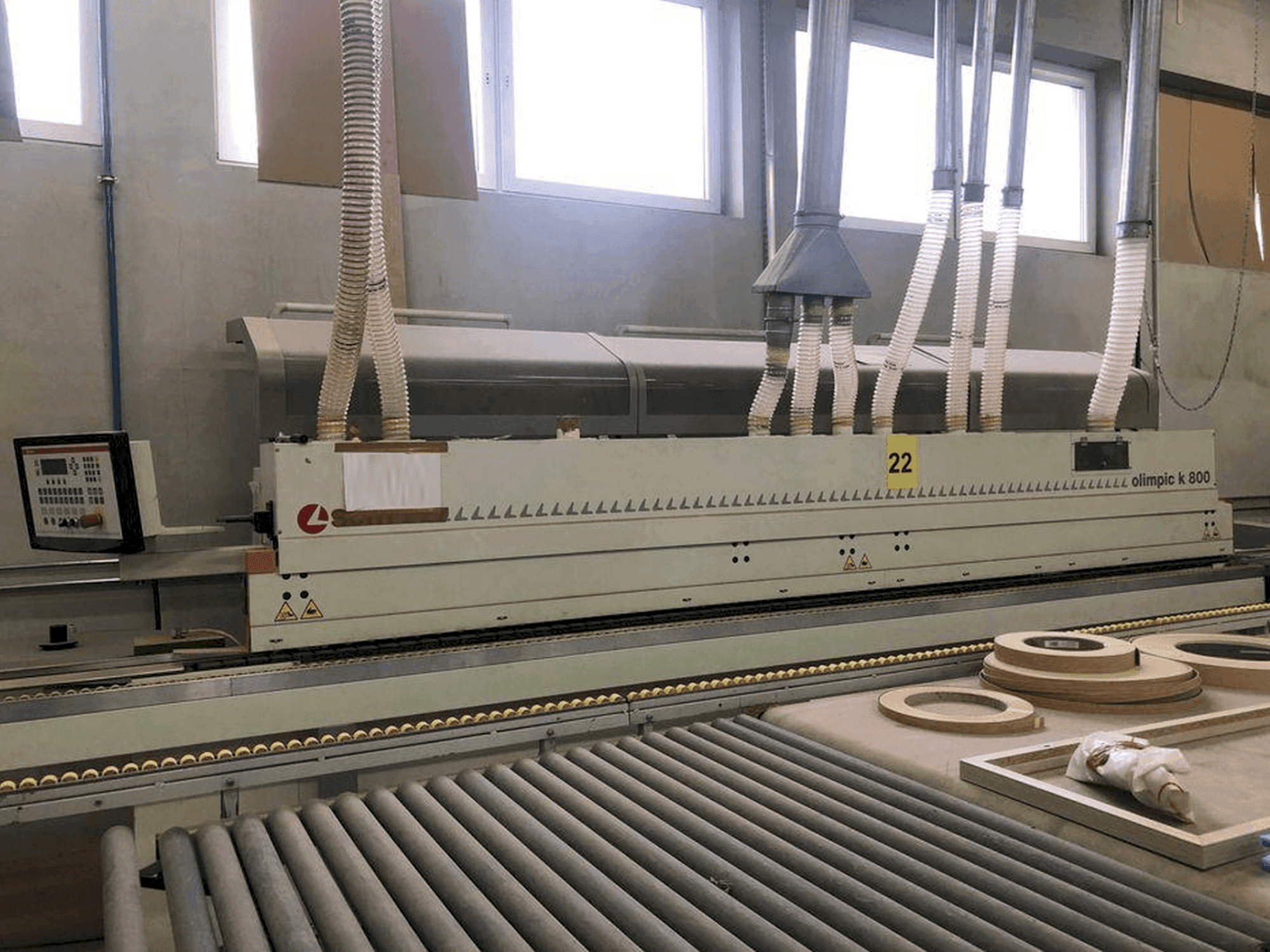 Prikaz  stroja SCM Olimpic K800  sprijeda