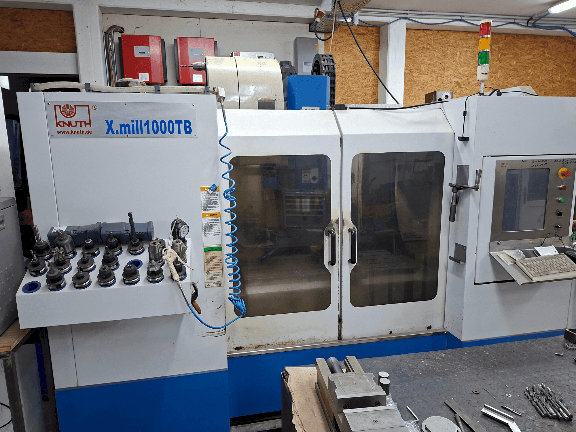 Prikaz stroja KNUTH XMill 1000 TB sprijeda