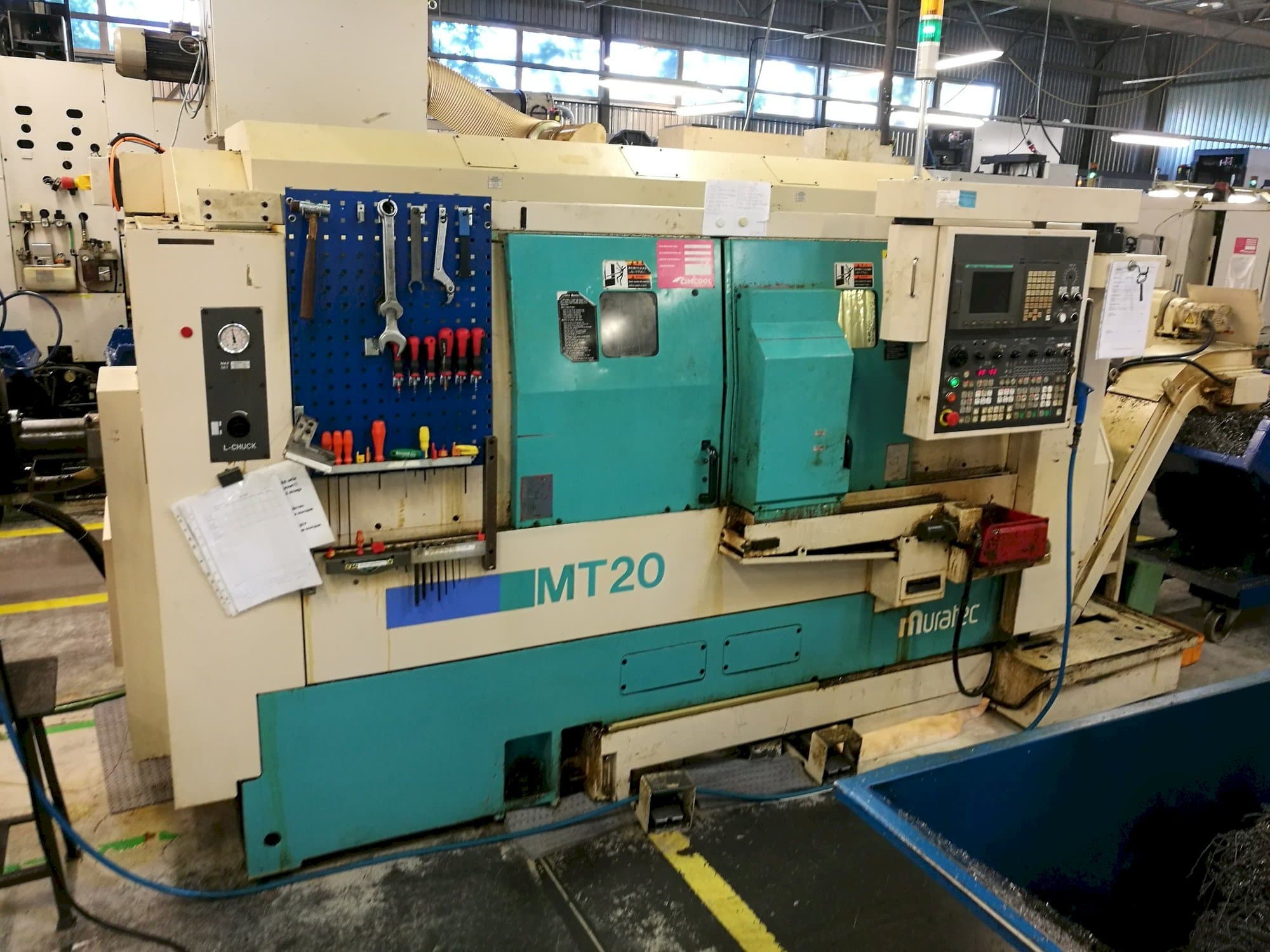 Prikaz stroja Muratec MT20 sprijeda