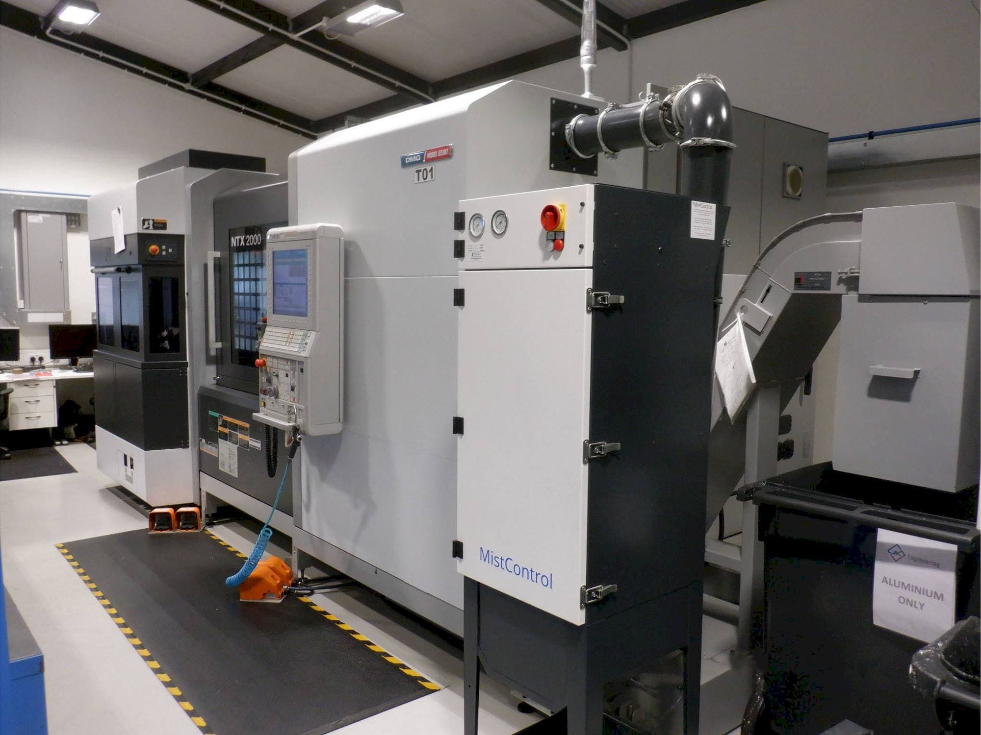 Prikaz  stroja DMG MORI NTX 2000  sprijeda