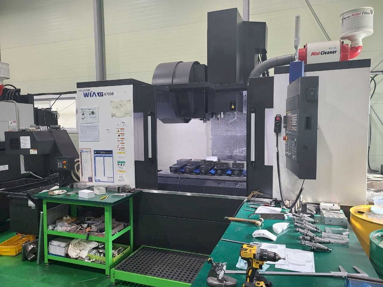 Prikaz stroja Hyundai Wia KF 6700B sprijeda