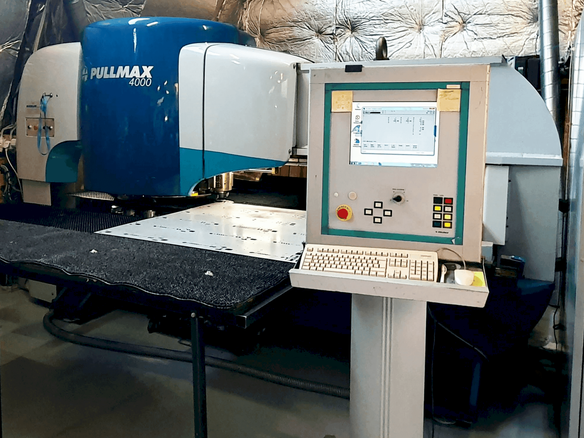 Prikaz stroja Pullmax 4000 sprijeda