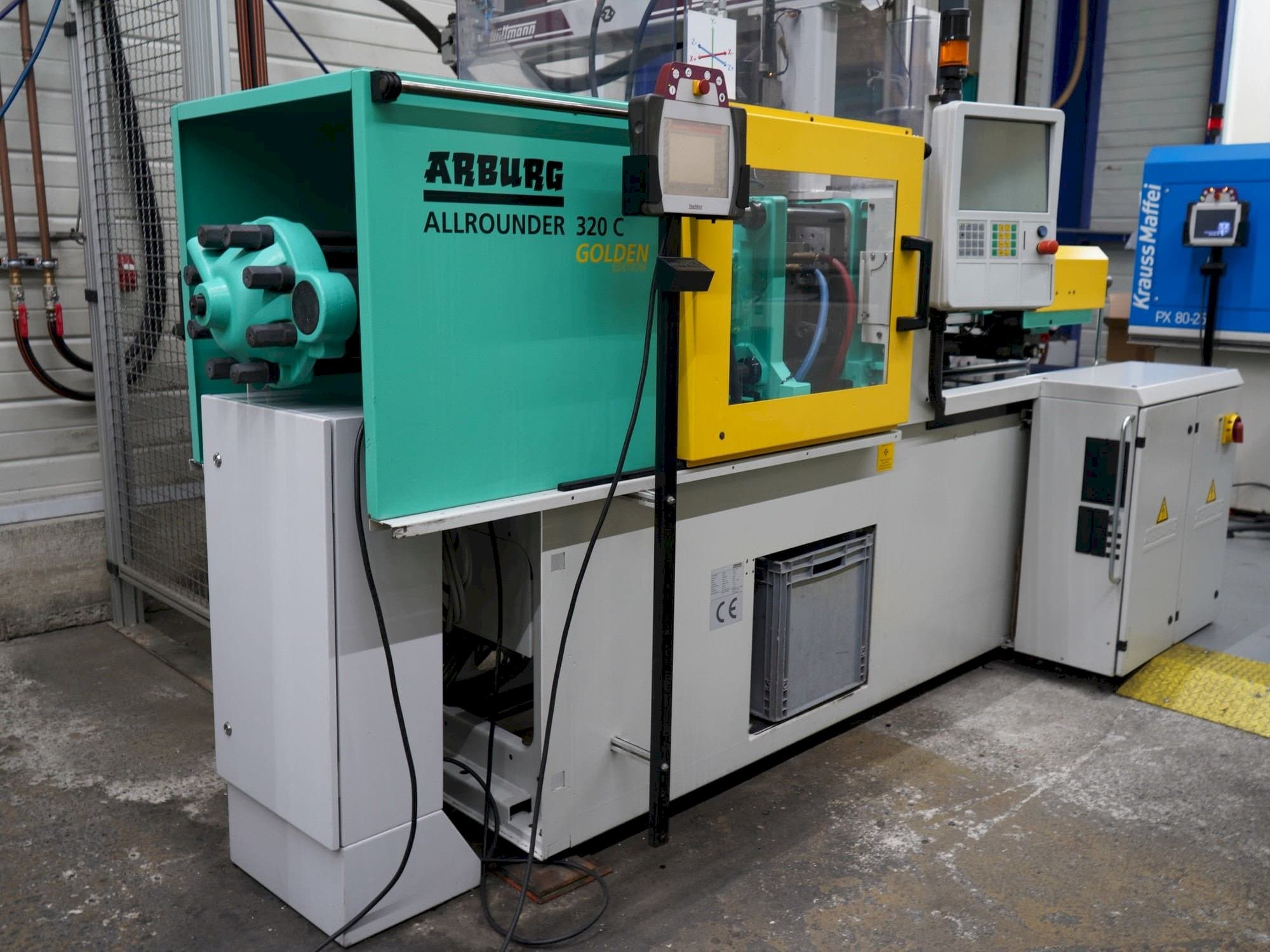 Prikaz stroja Arburg 320C (500-170) sprijeda