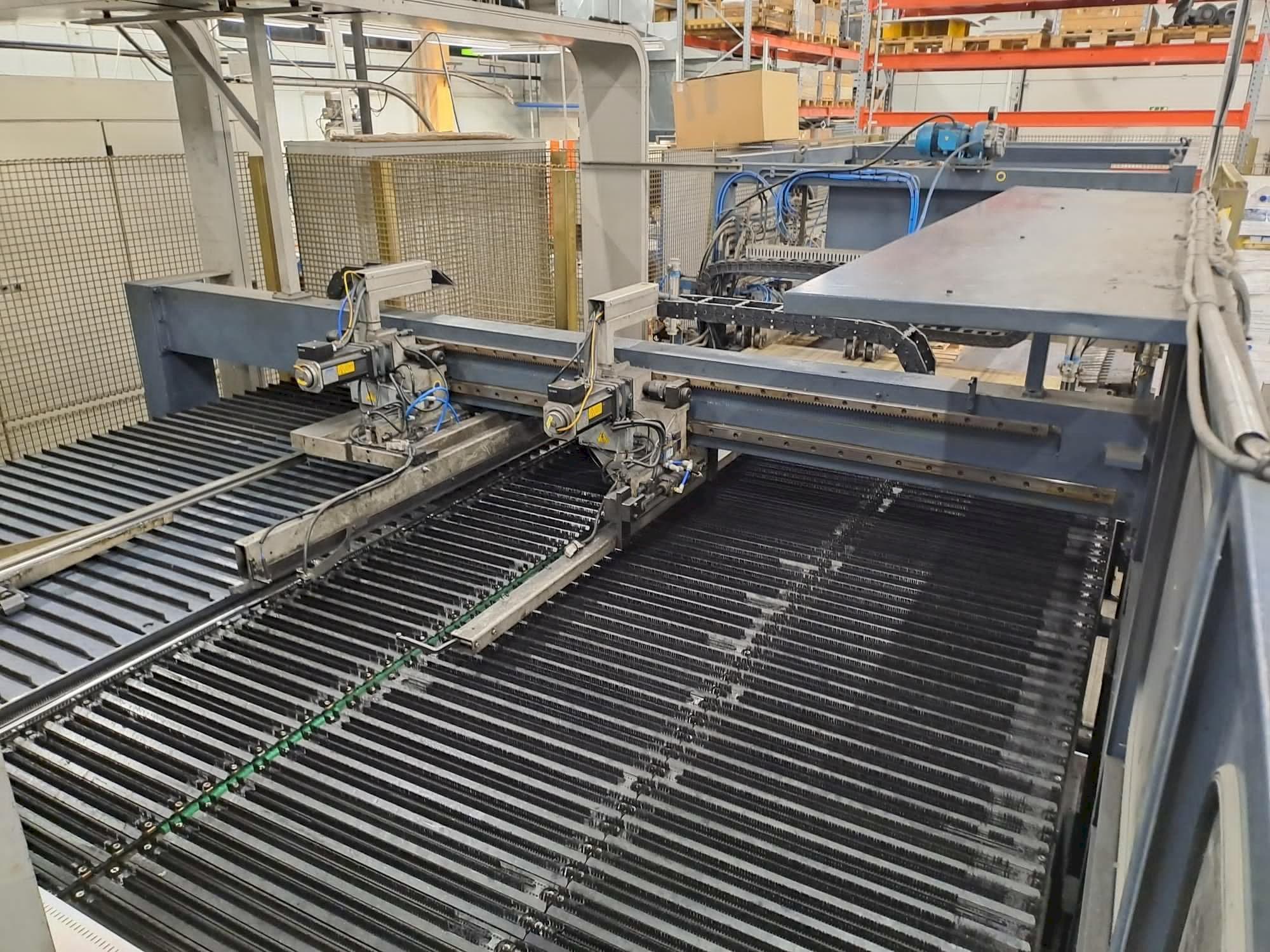 Prikaz stroja Salvagnini S4 sprijeda