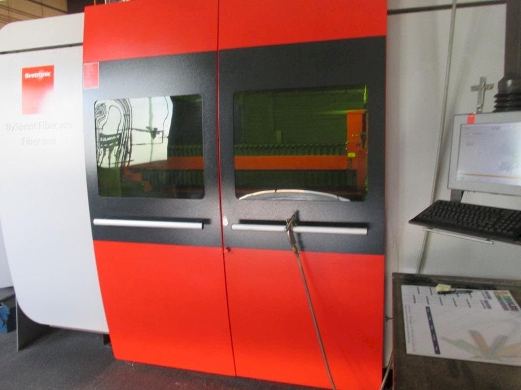 Prikaz stroja Bystronic BySprint Fiber 3015 sprijeda