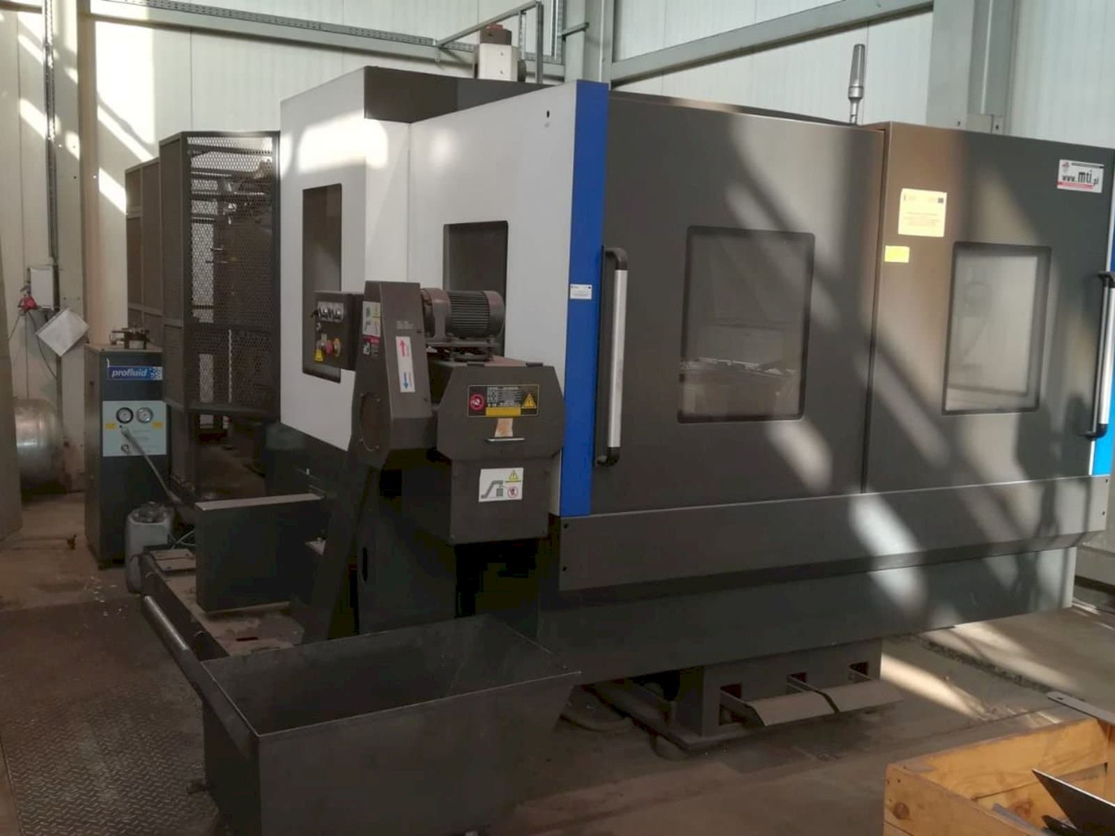 Prikaz stroja Hyundai Wia KH63G sprijeda