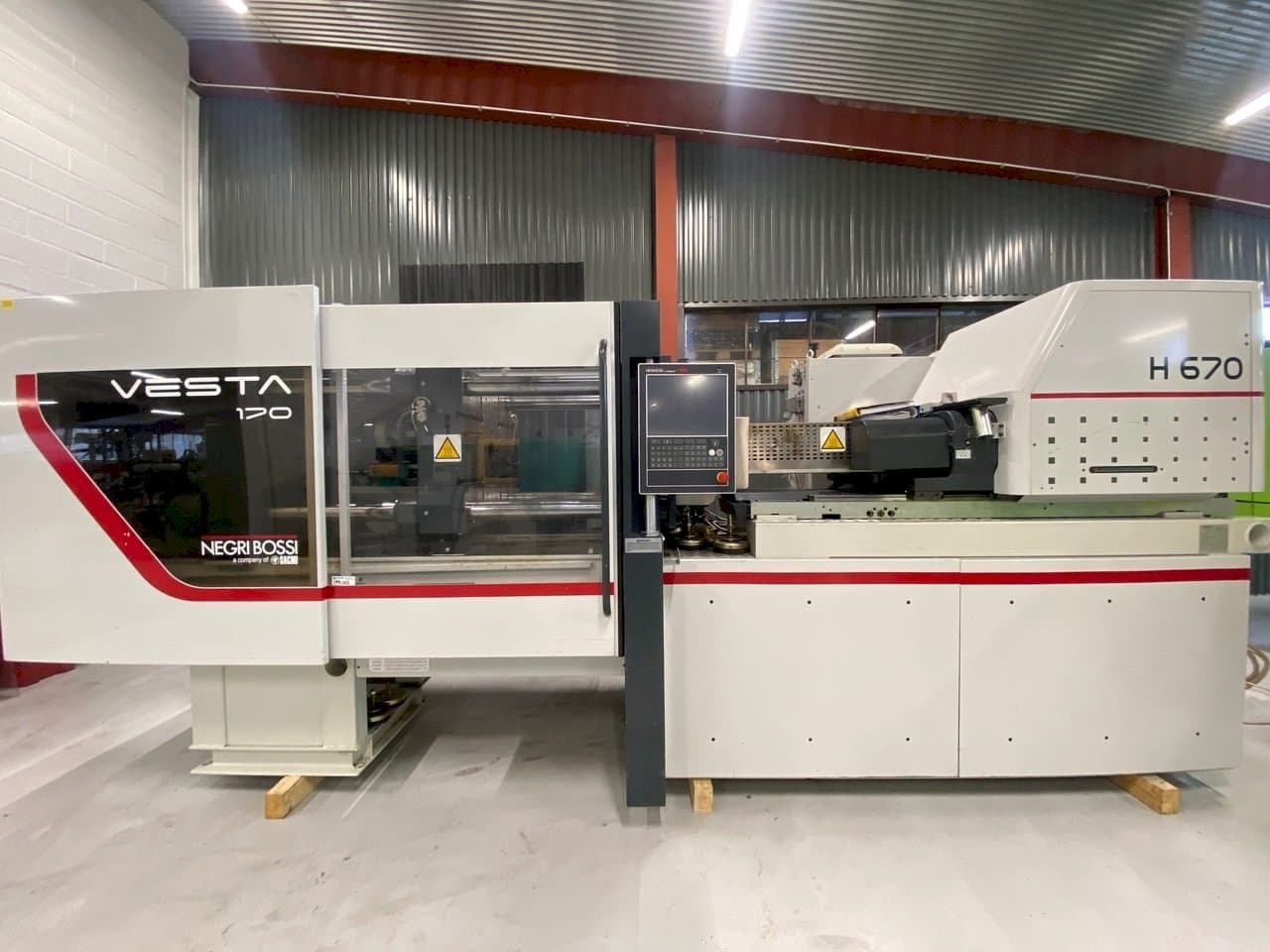 Prikaz stroja Negri Bossi VE170, M151 sprijeda