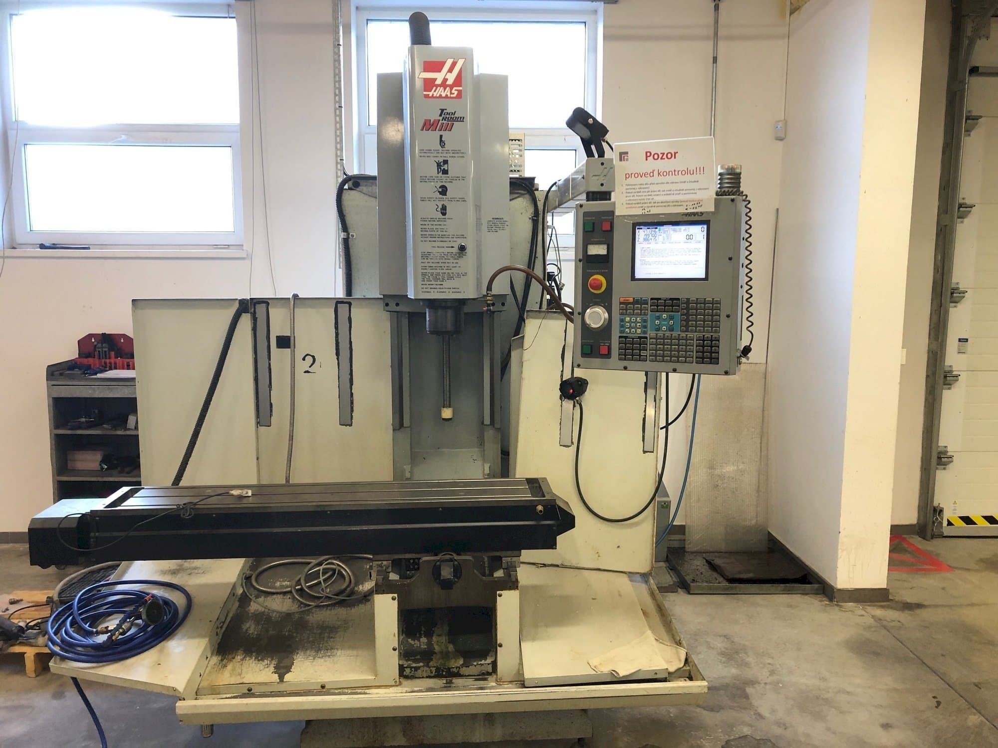 Prikaz  stroja HAAS TM-2HE  sprijeda