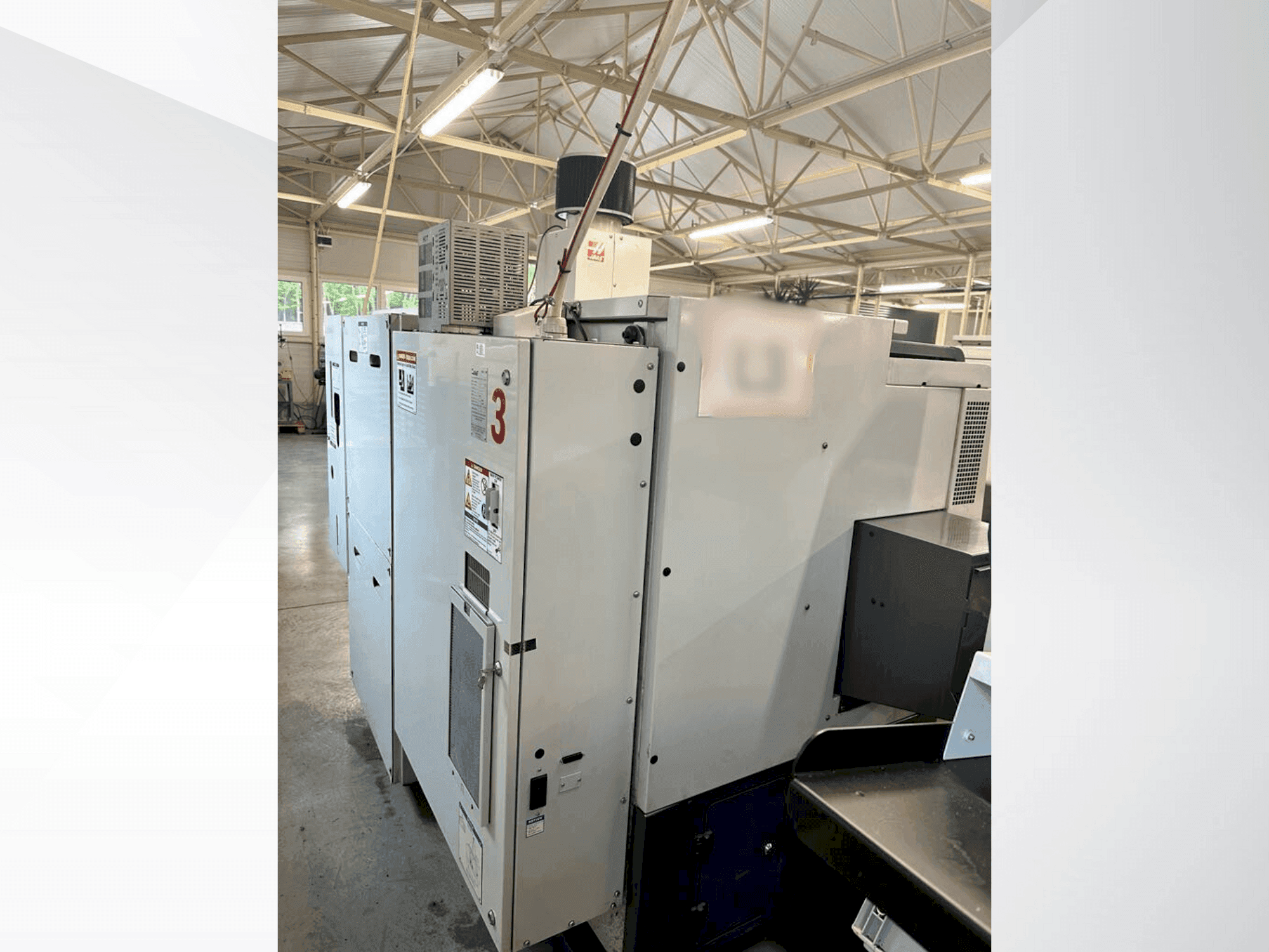 Prikaz  stroja HAAS ST-10  sprijeda