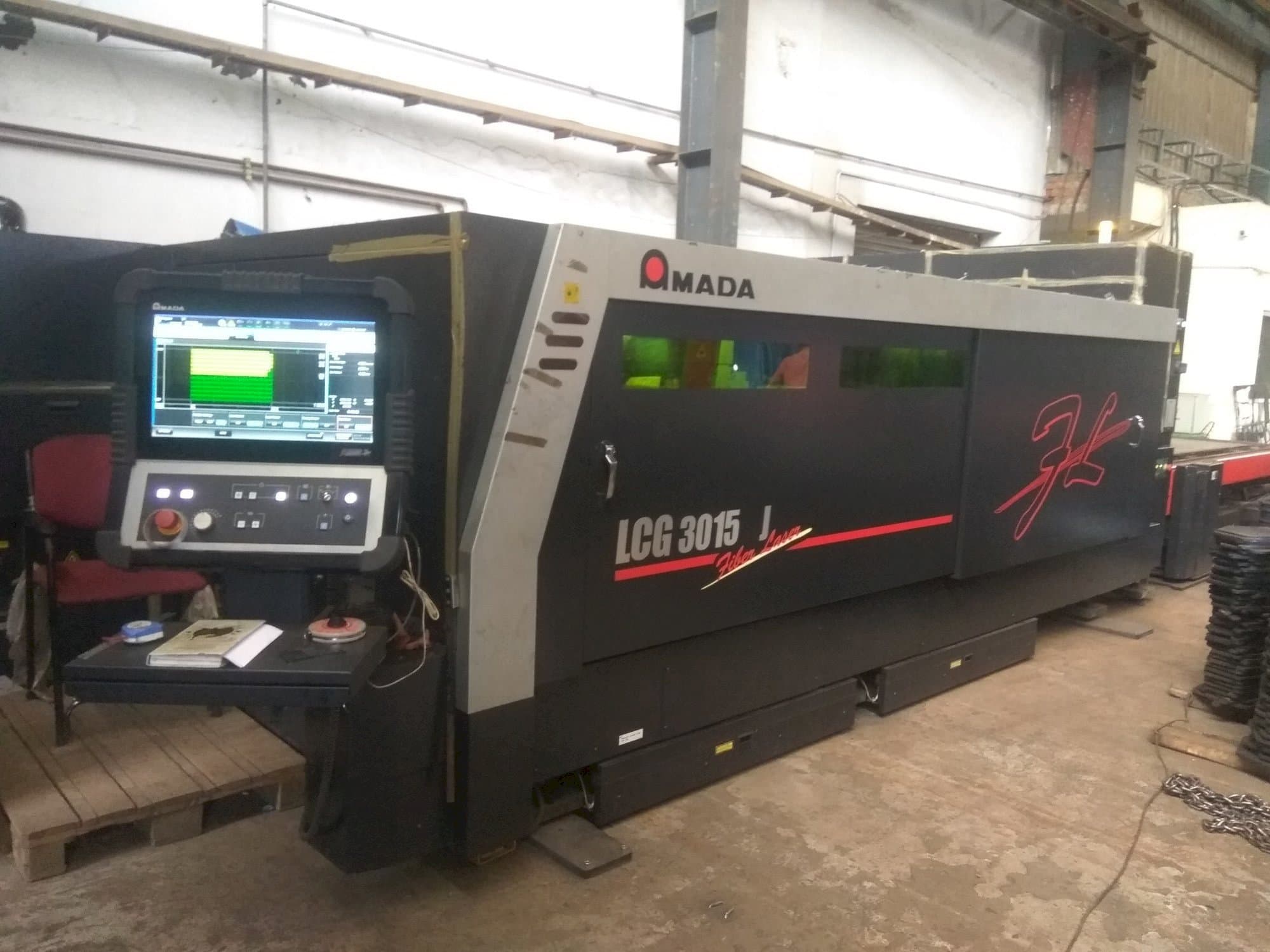 Prikaz  stroja AMADA LCG3015AJ  sprijeda