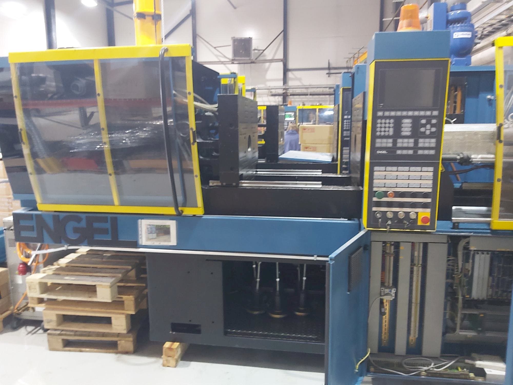 Prikaz stroja ENGEL ES 330/80 HL sprijeda