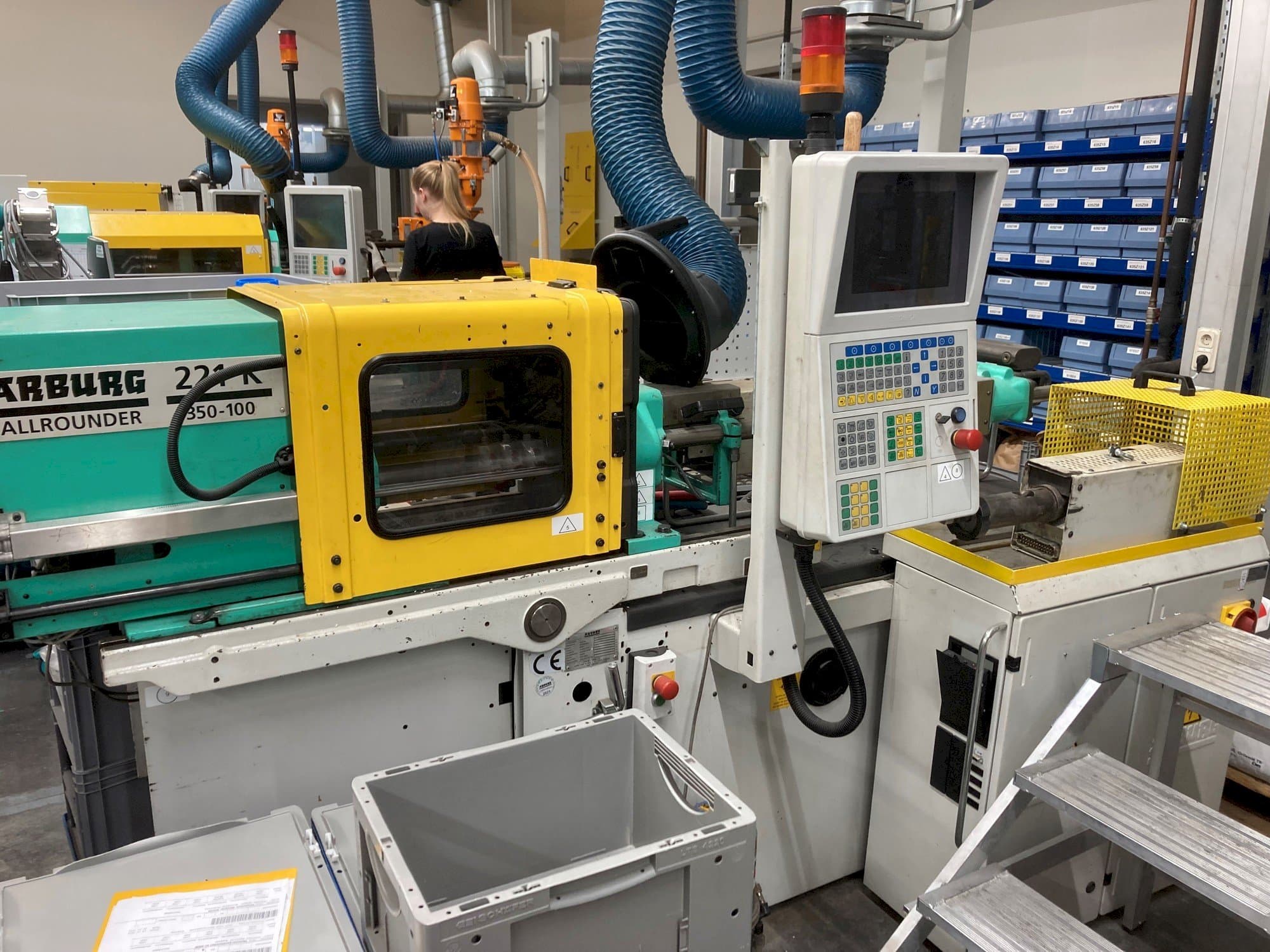 Prikaz stroja Arburg 221 K 350-100U sprijeda