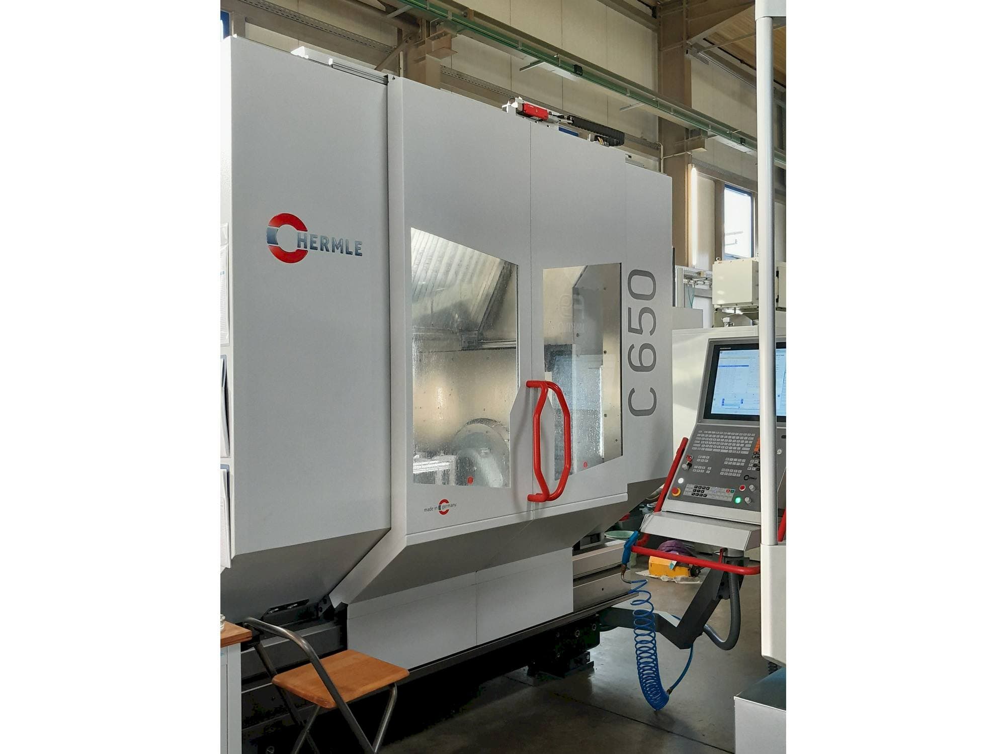 Prikaz stroja HERMLE C650 U sprijeda