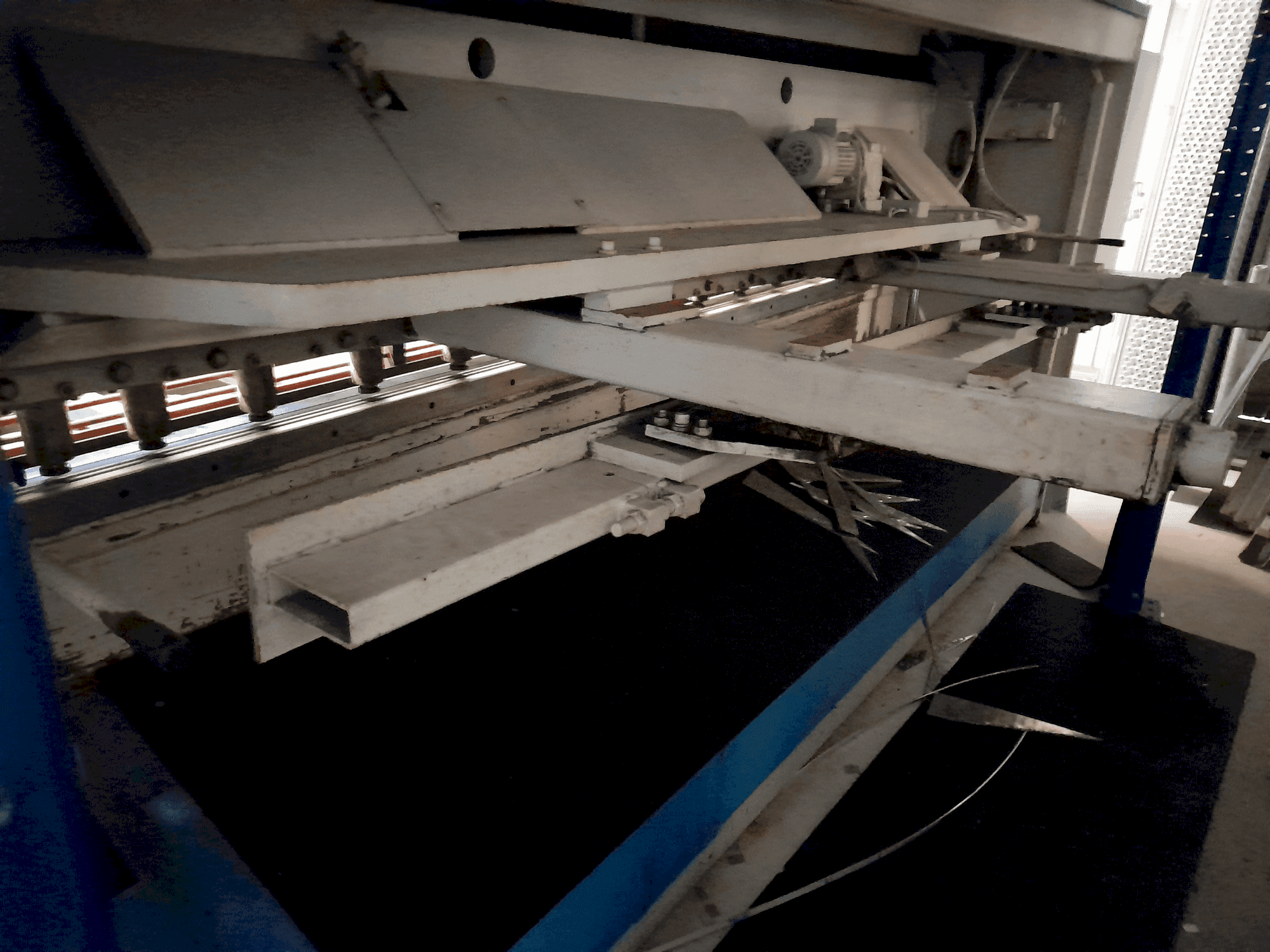 Prikaz  stroja LVD HST 25/6  sprijeda