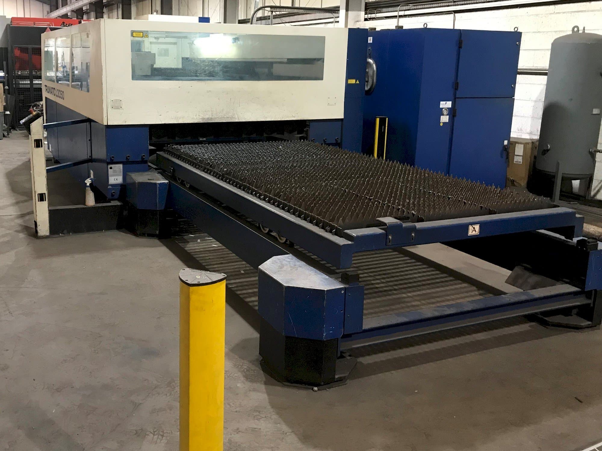 Prikaz stroja Trumpf Trumatic L3050 sprijeda