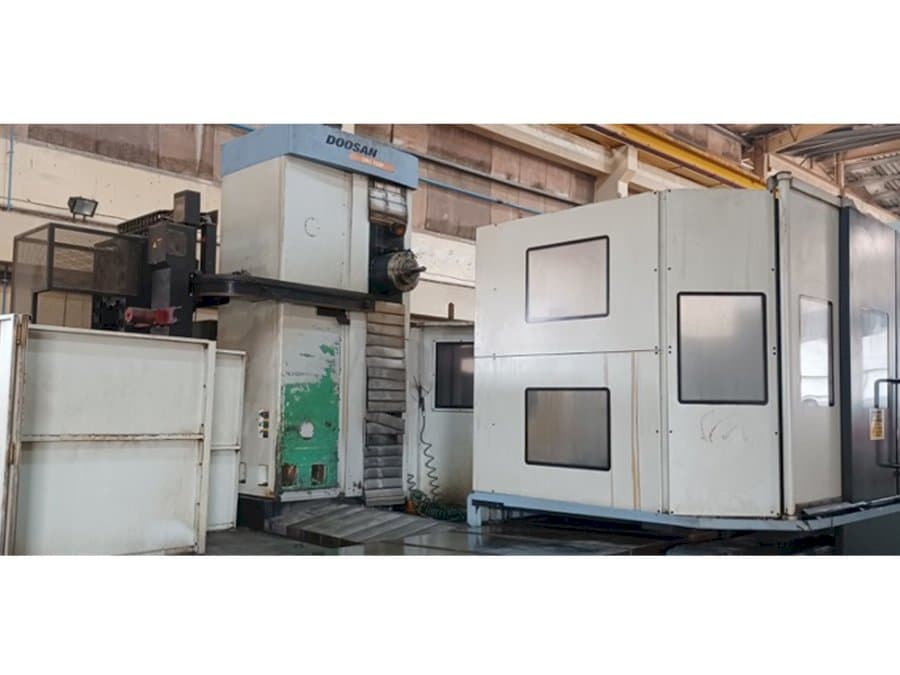 Prikaz stroja Doosan DBC 130P sprijeda