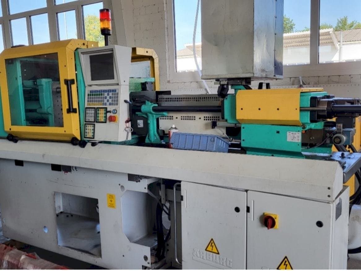 Prikaz stroja Arburg Allrounder 270S 350-150 sprijeda