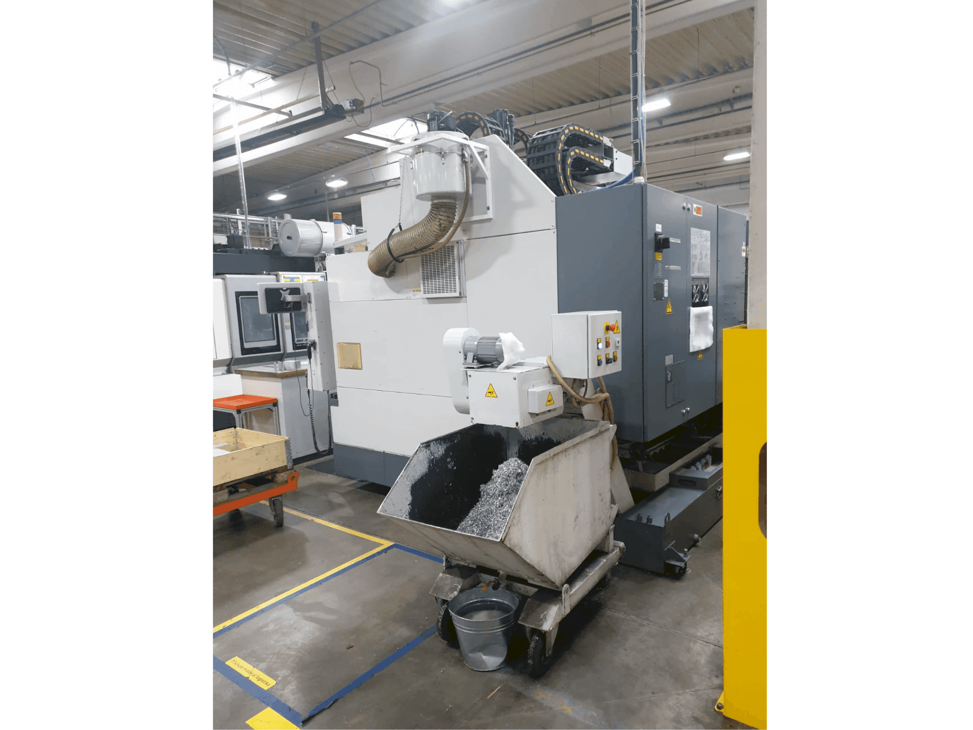 Prikaz stroja Okuma MB-66VA sprijeda