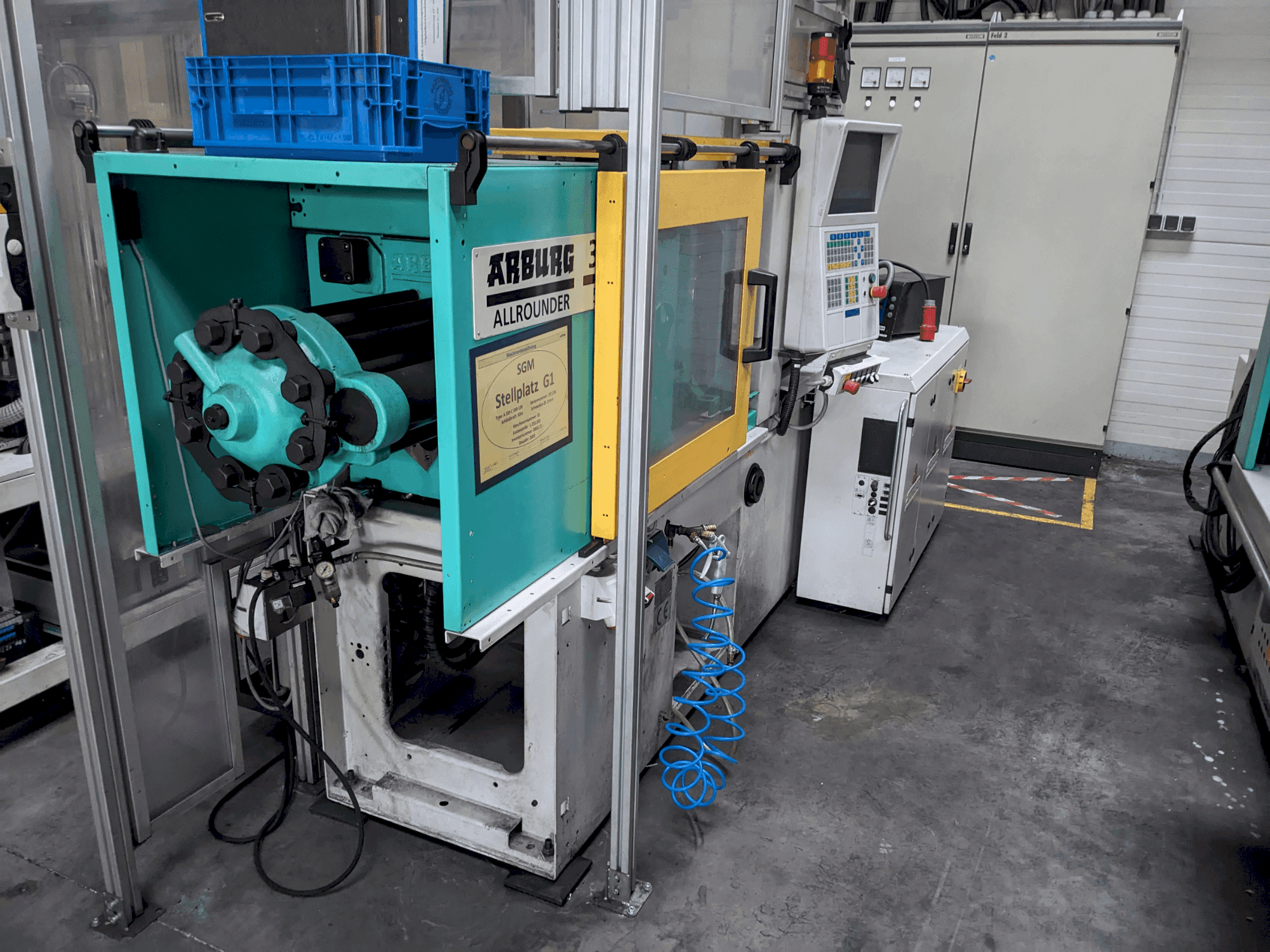 Prikaz  stroja Arburg 320 C 500-100  sprijeda