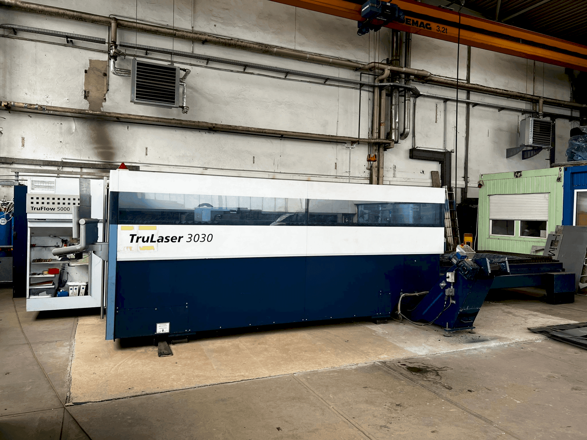 Prikaz stroja TRUMPF TruLaser 3030 sprijeda