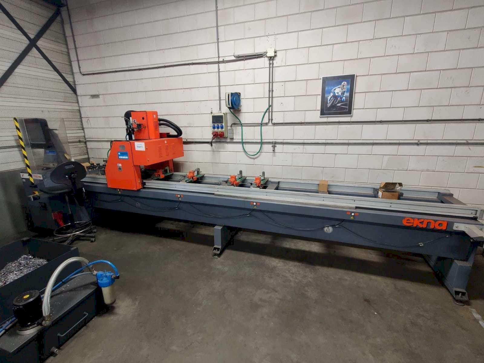 Prikaz stroja Tekna TK426-1 sprijeda