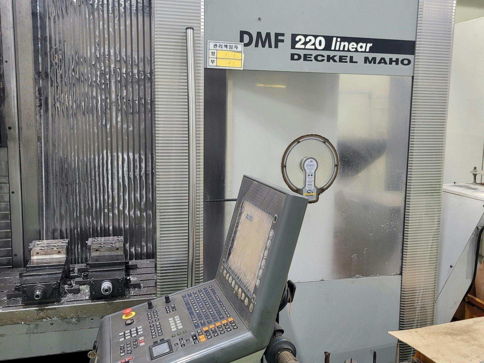 Prikaz  stroja DECKEL MAHO DMF 220 Linear  sprijeda