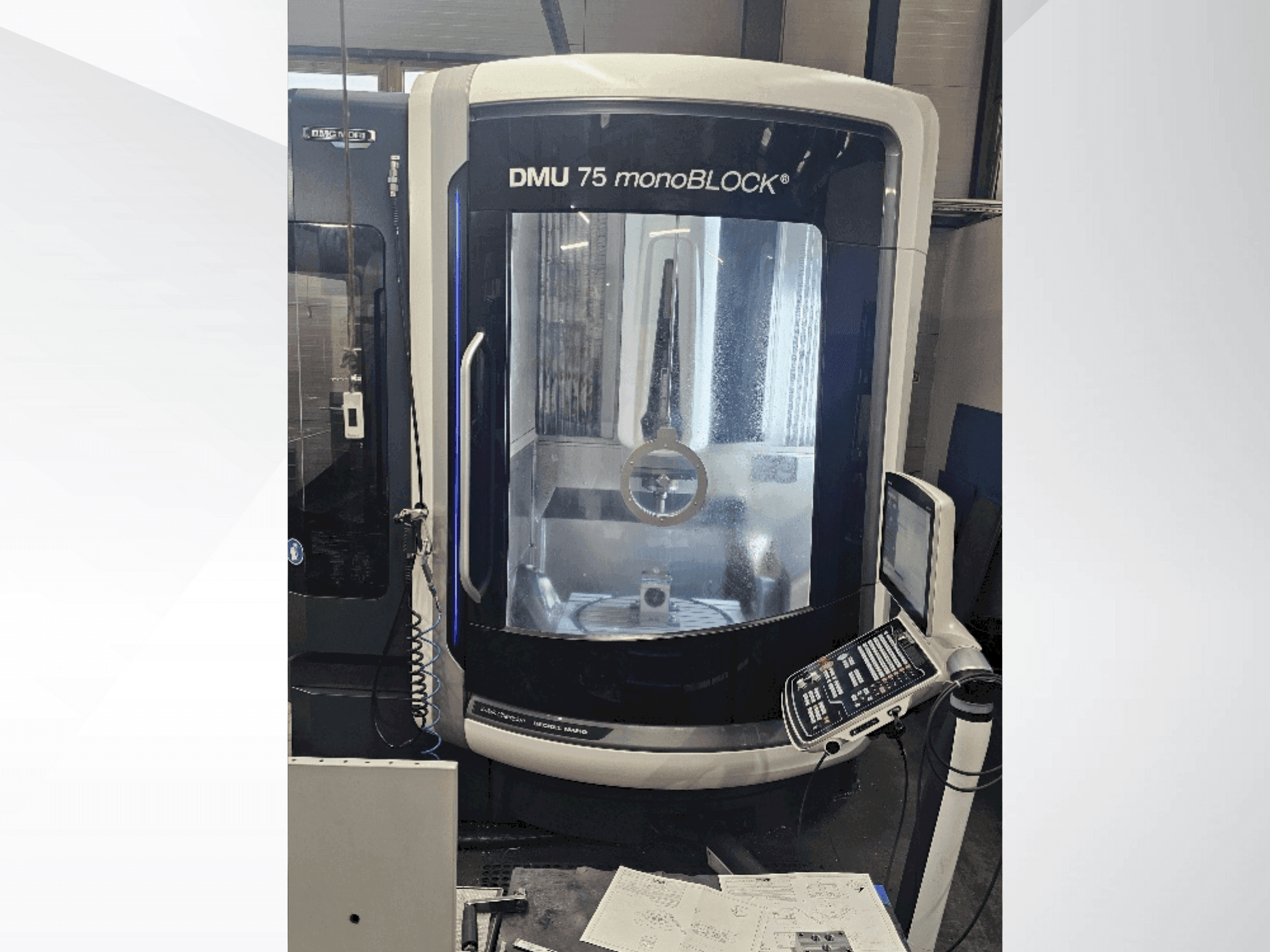 Prikaz stroja DMG MORI DMU 75 monoBlock sprijeda