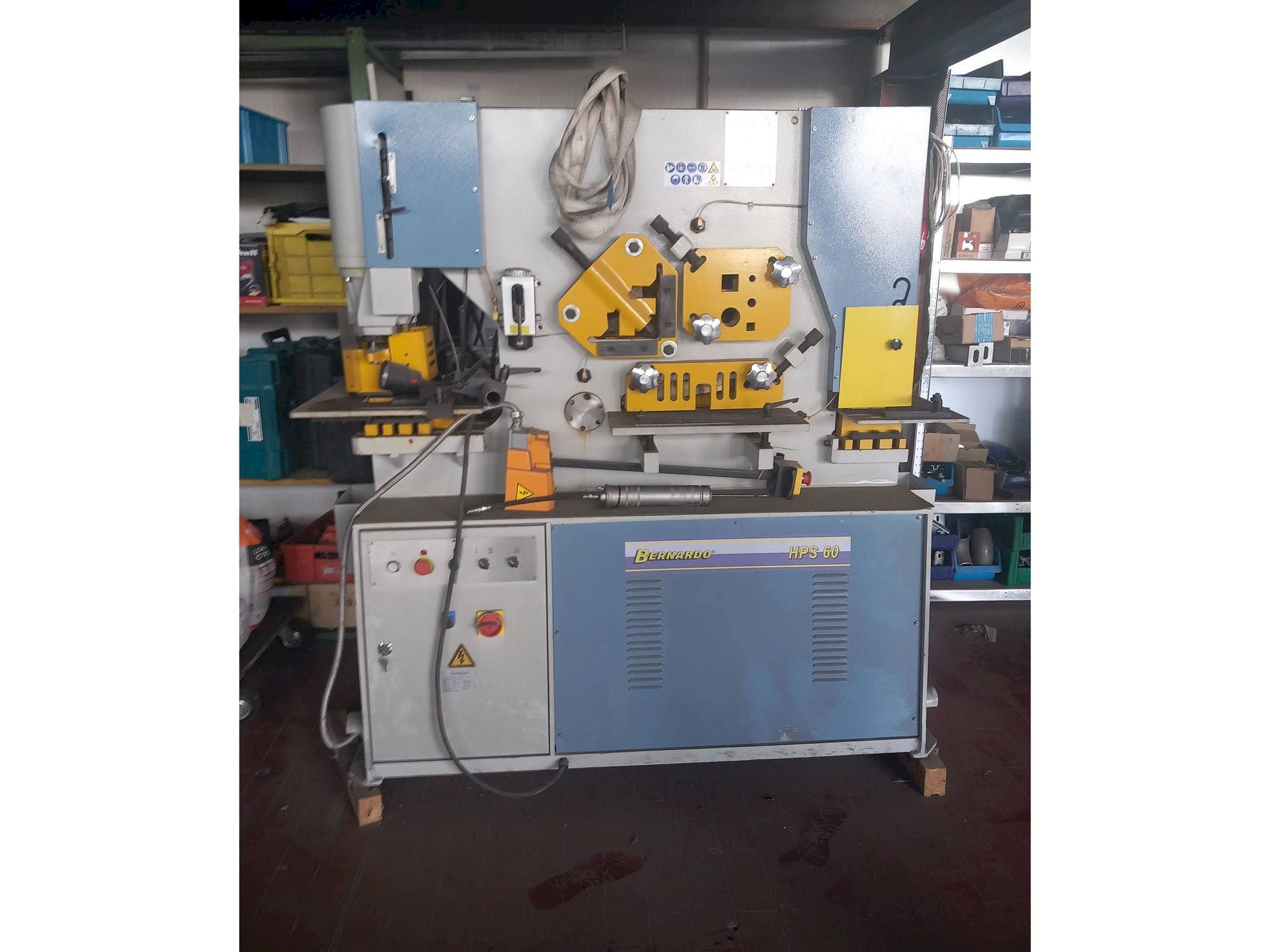 Prikaz stroja Bernardo HPS 60 sprijeda