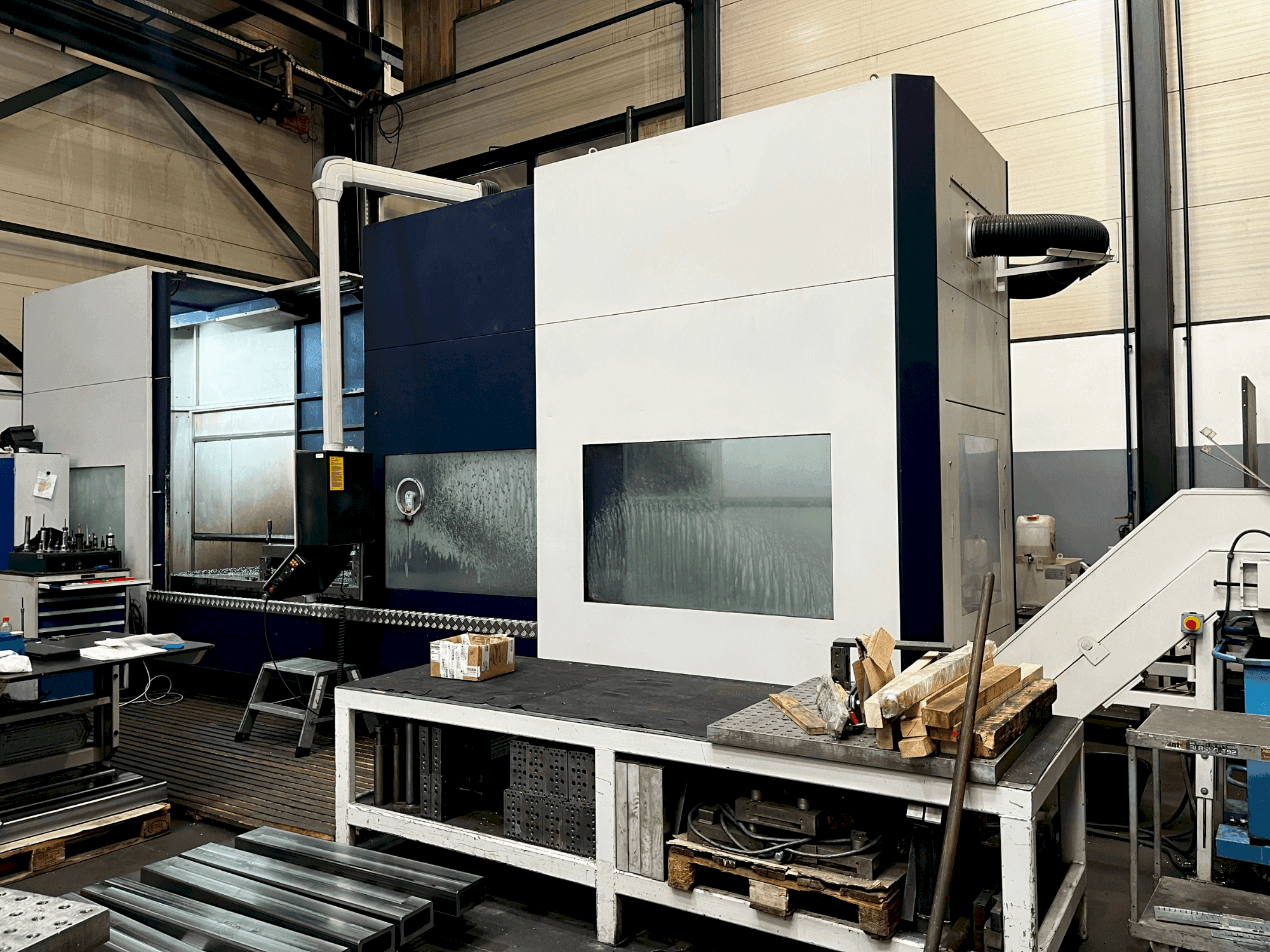 Prikaz  stroja Soraluce TA-35A  sprijeda