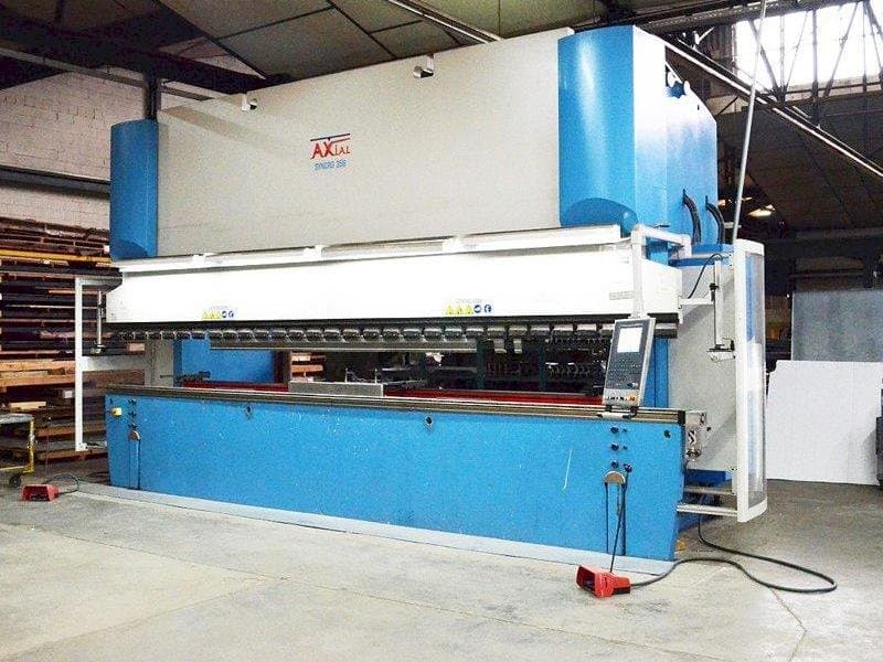 Prikaz stroja Axial SYNCRO 356 sprijeda