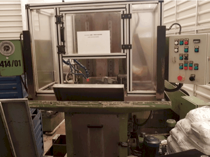 Prikaz  stroja Lizuan  BExP  sprijeda