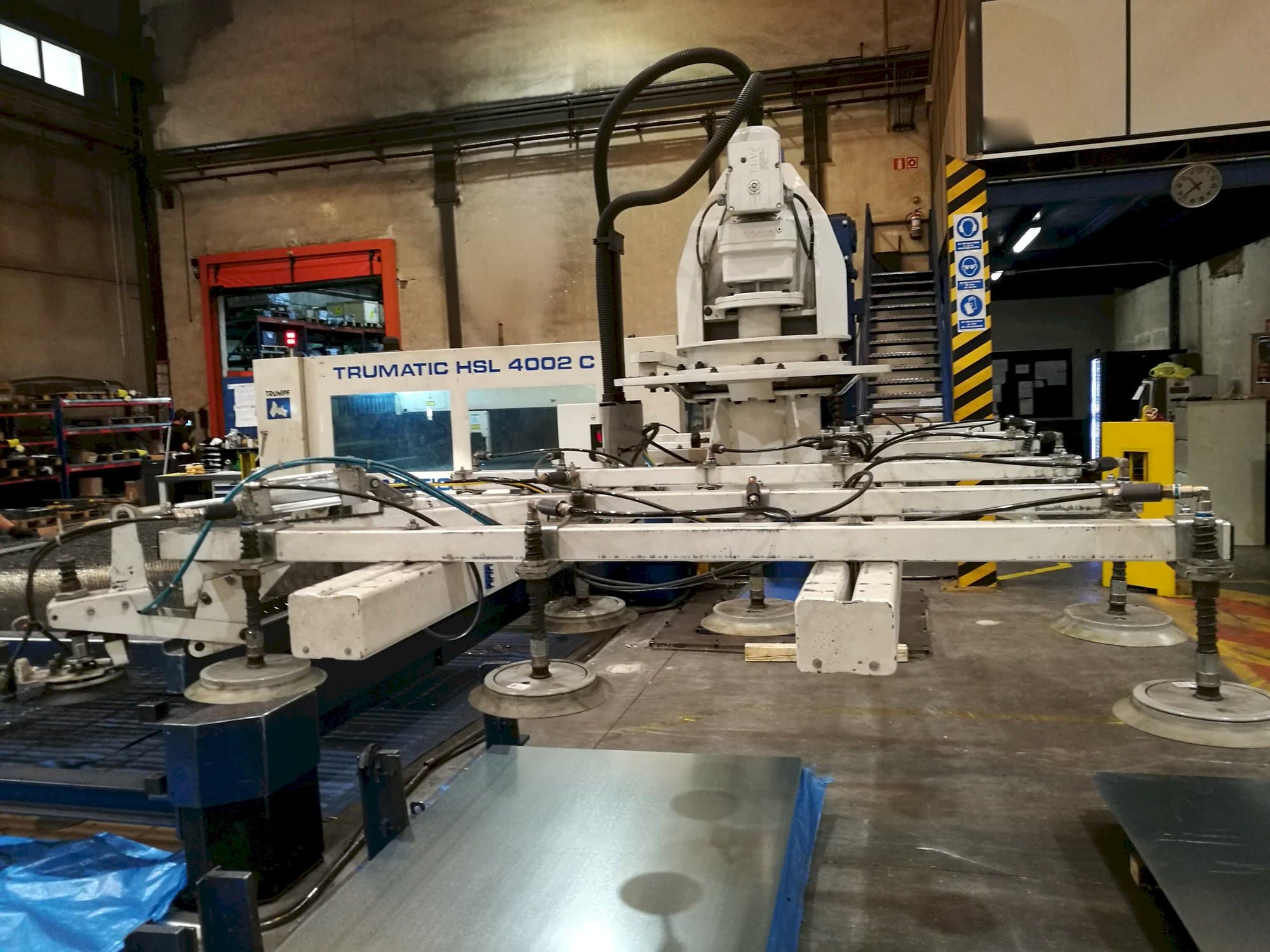 Prikaz stroja Trumpf TRUMATIC HSL 4002 C sprijeda
