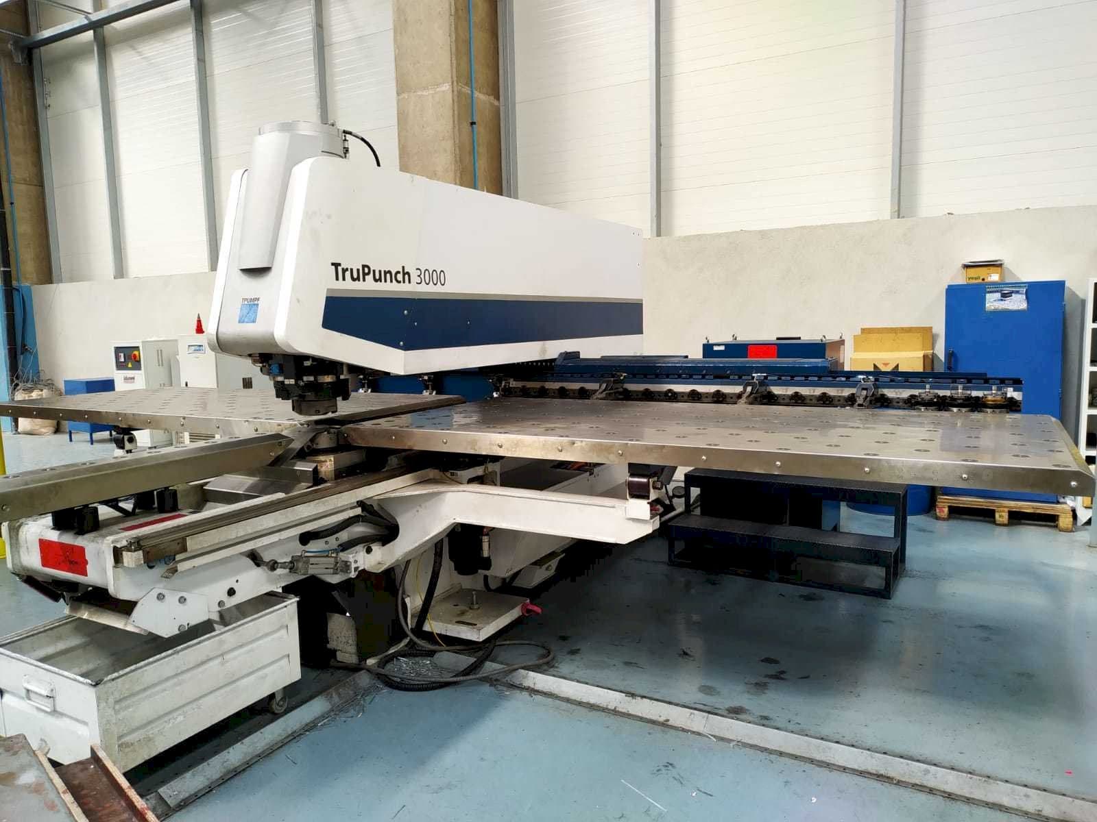 Prikaz stroja Trumpf TruPunch 3000 sprijeda