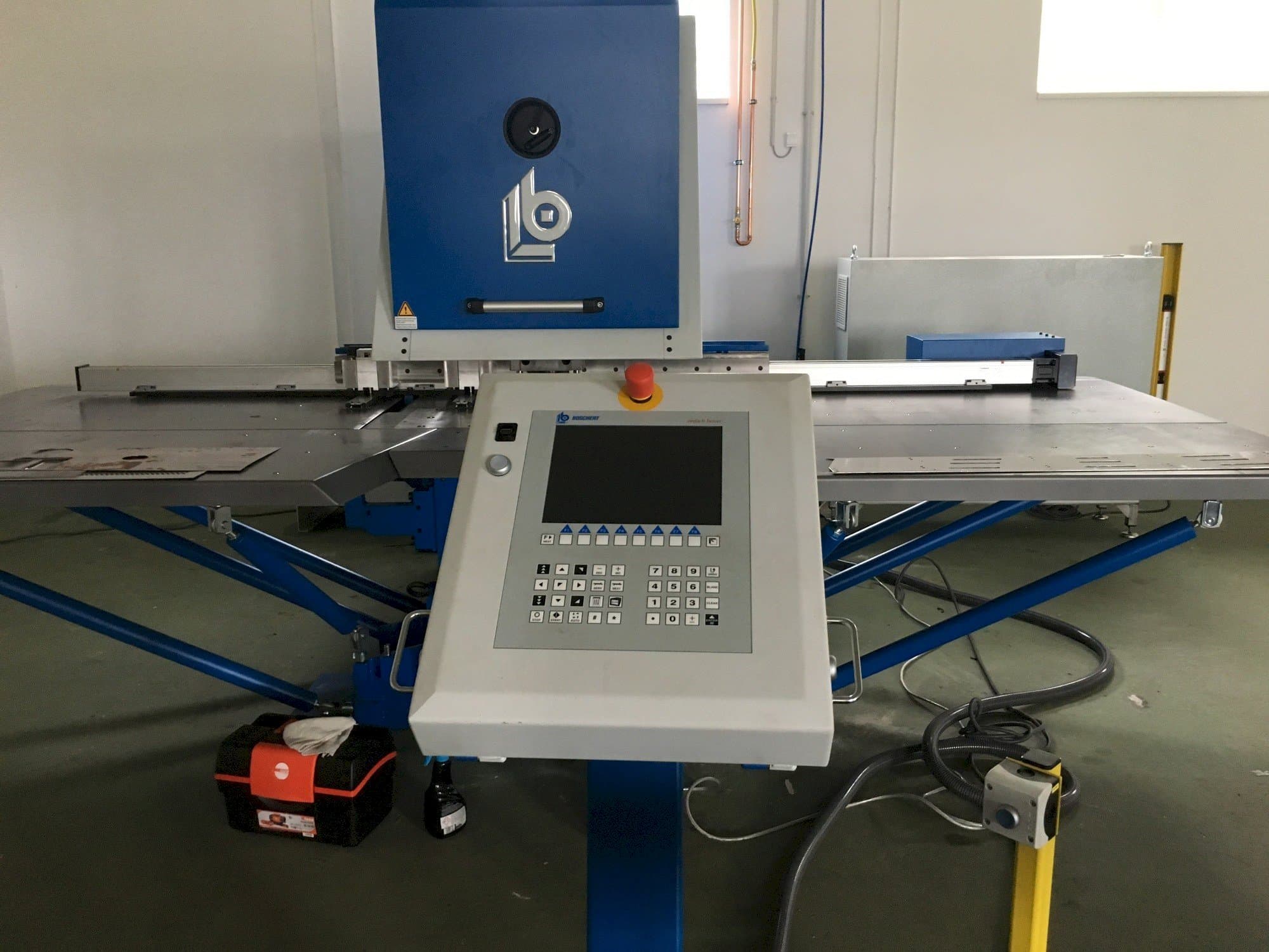 Prikaz stroja BOSCHERT Compact 750 sprijeda