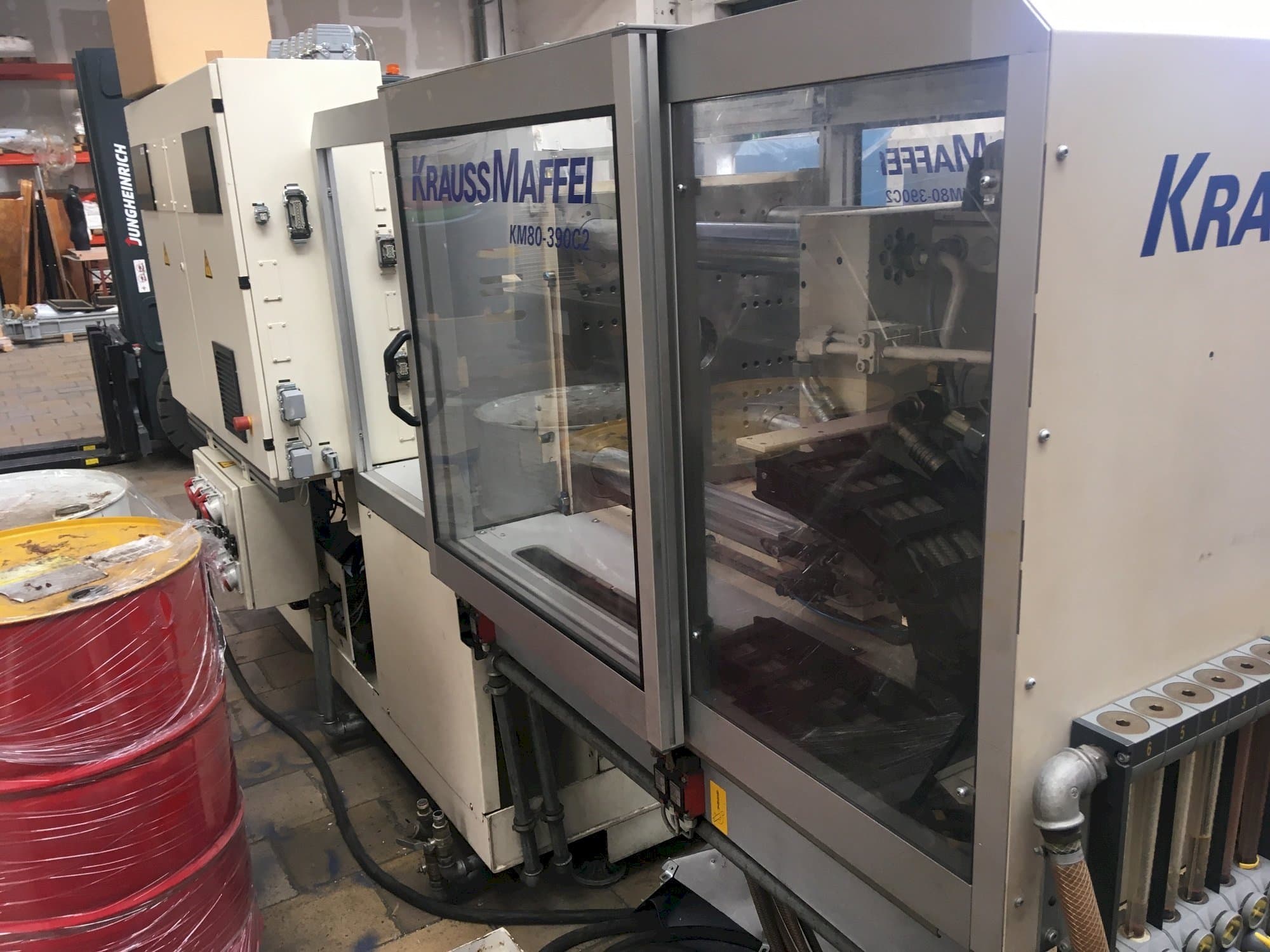 Prikaz  stroja Krauss Maffei 80/390 C2  zdesna