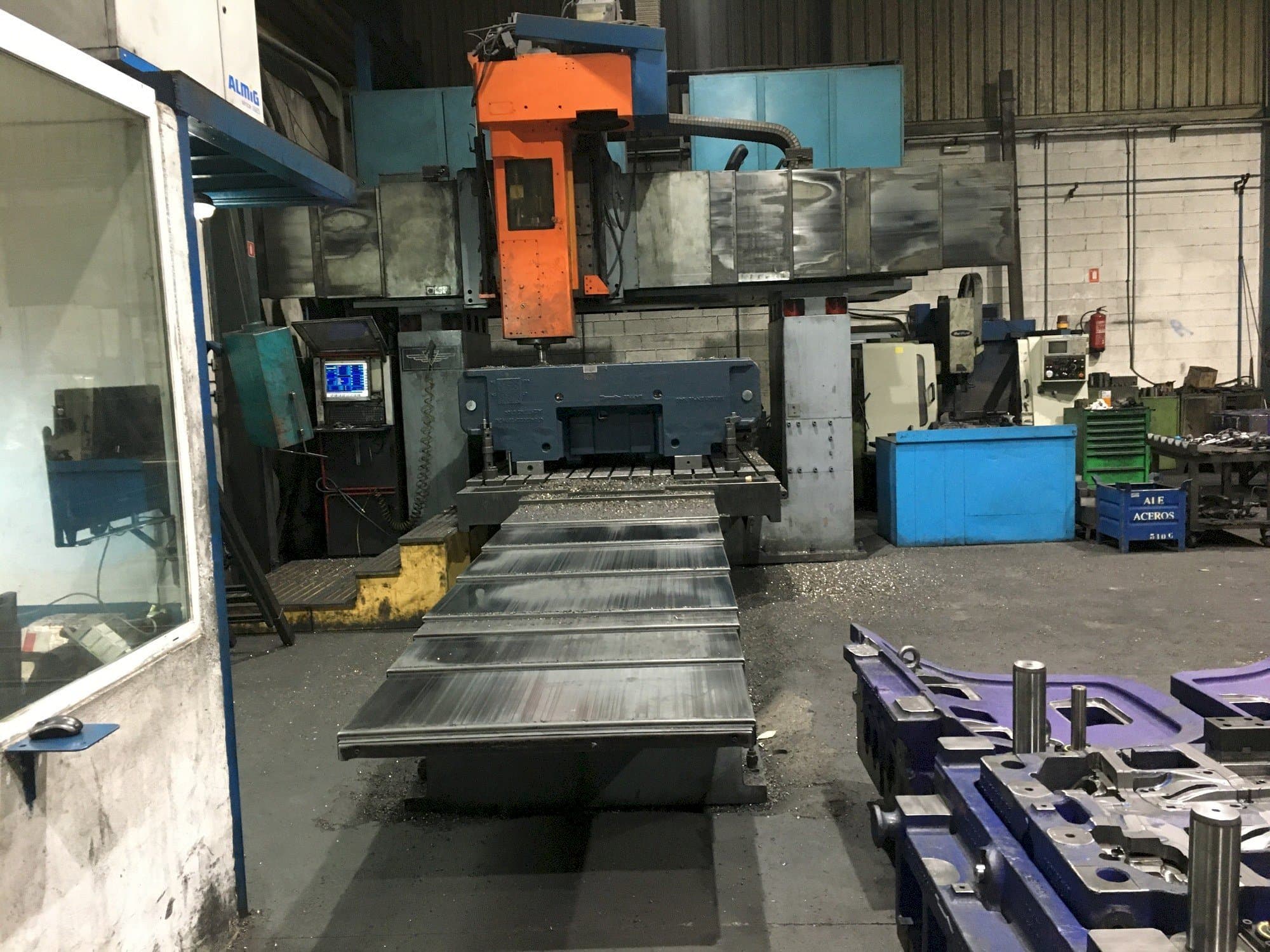 Prikaz  stroja DYE FPF-2C-NC  sprijeda