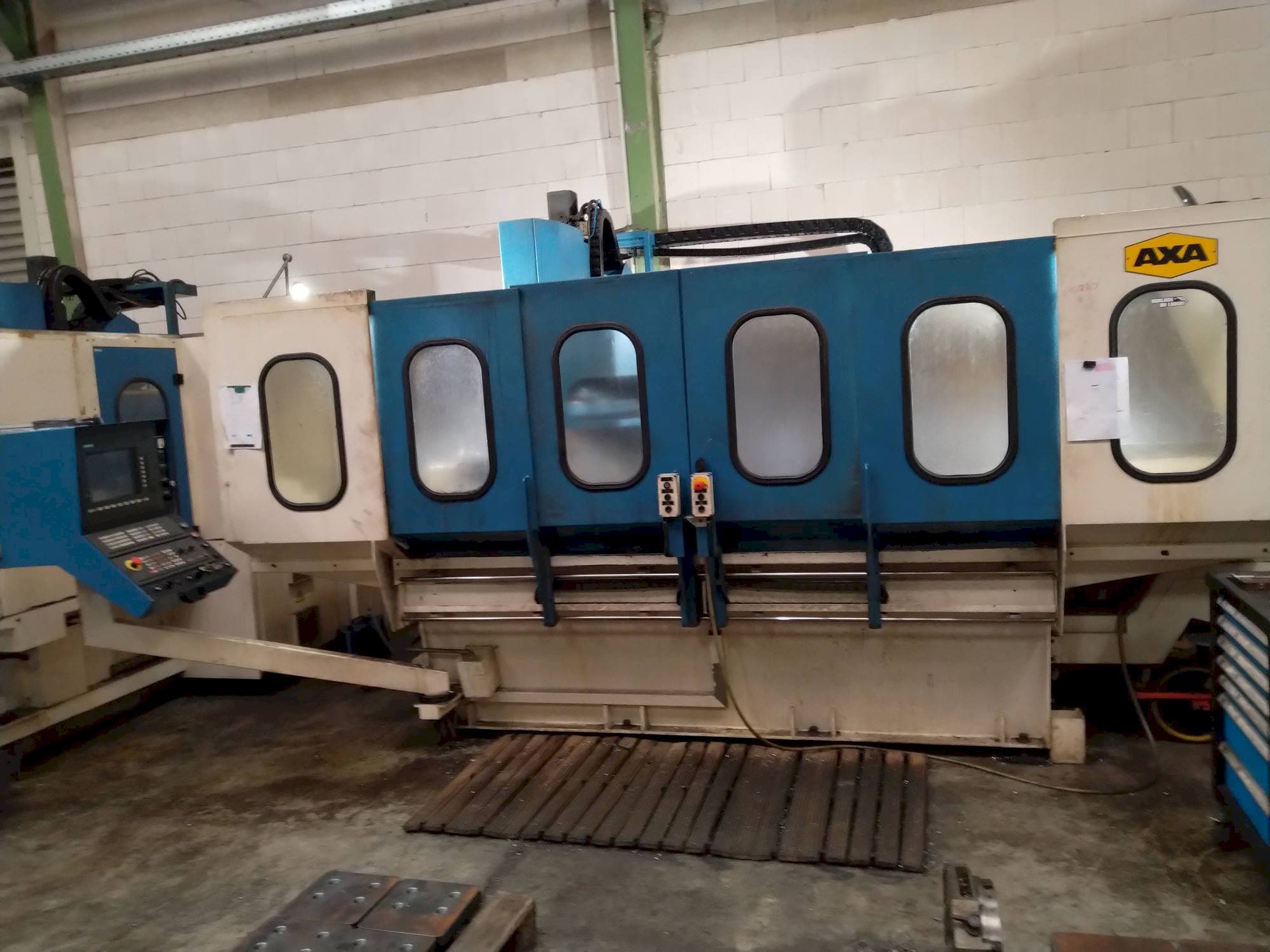 Prikaz stroja AXA VSC 2M sprijeda