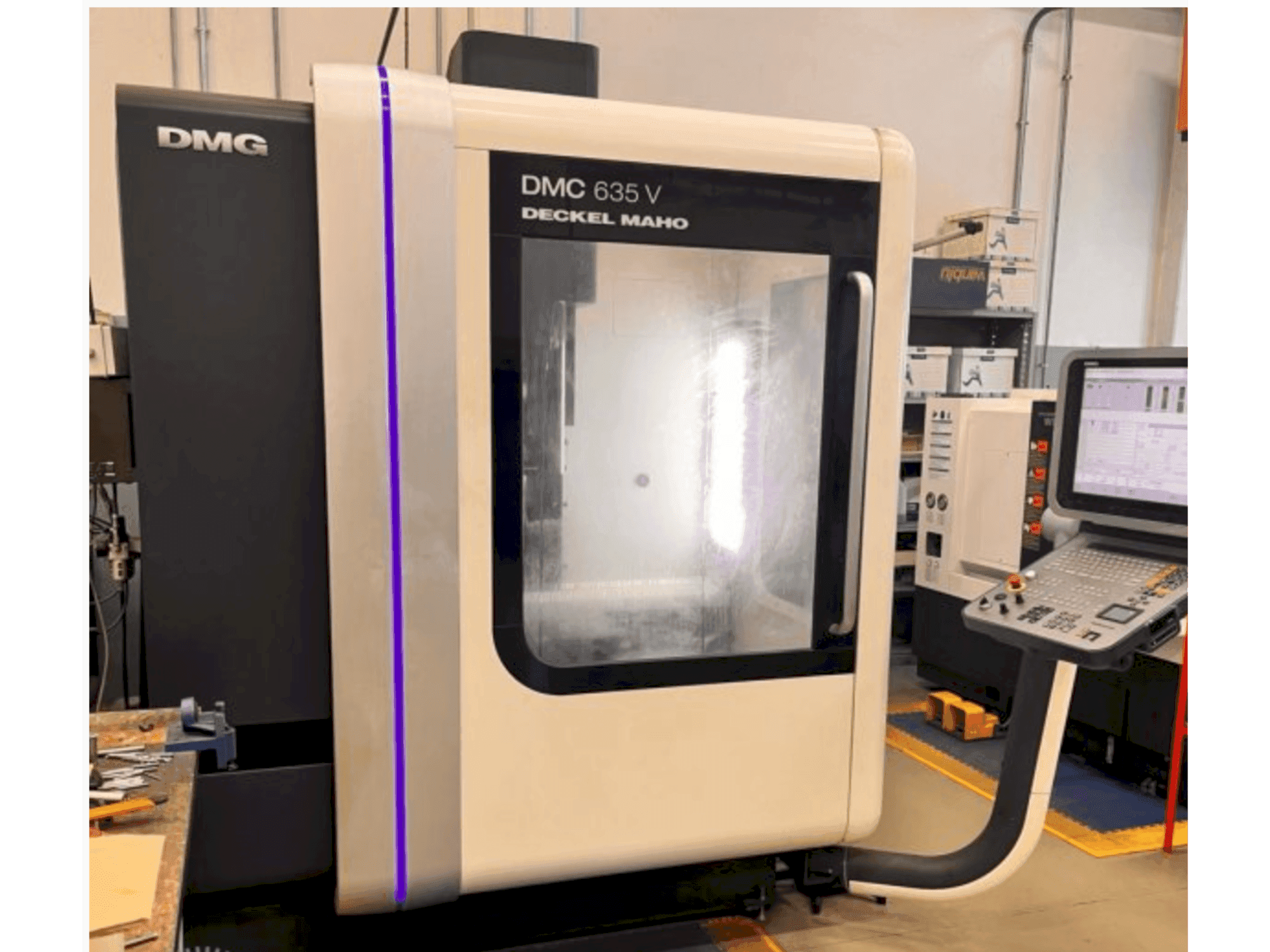 Prikaz stroja DMG DECKEL MAHO DMC 635 V sprijeda