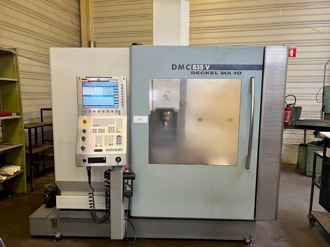 Prikaz stroja DMG DMC 835 sprijeda