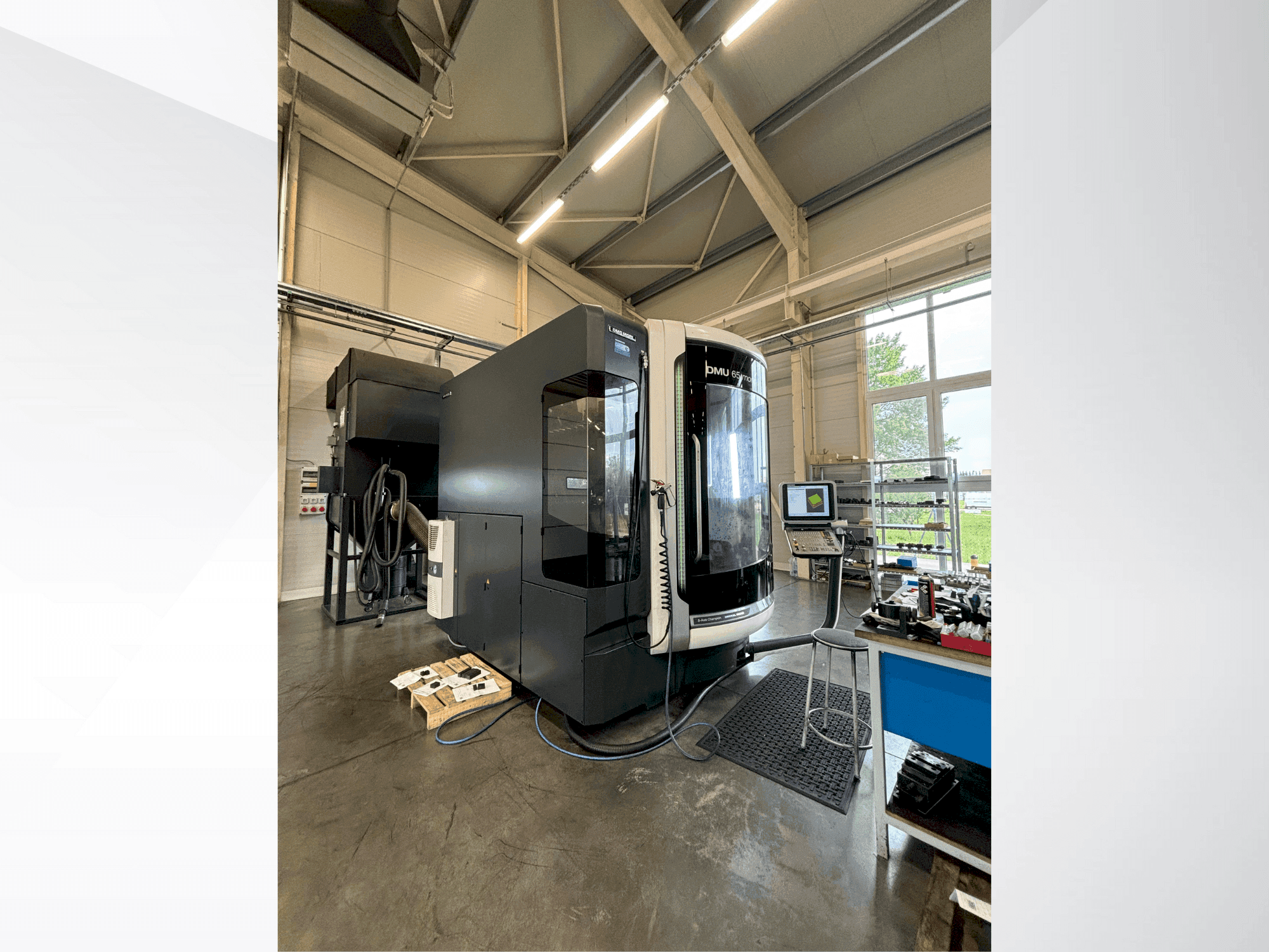 Prikaz stroja DECKEL MAHO DMU 65 monoBLOCK sprijeda