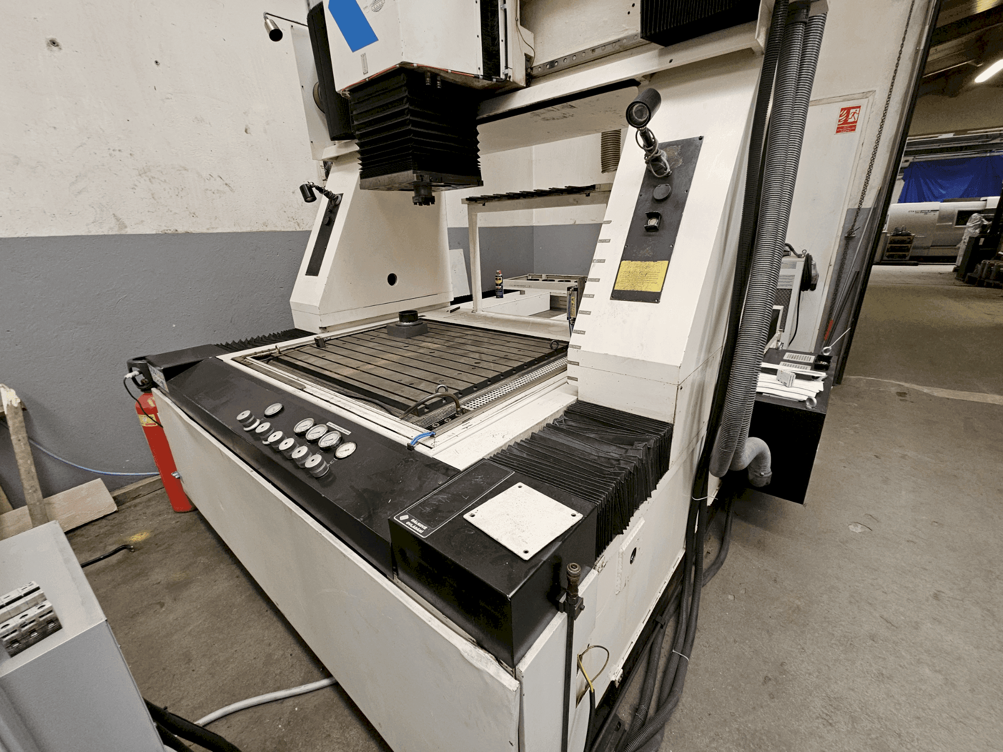 Prikaz  stroja INGERSOLL IG1300 PENTA  sprijeda