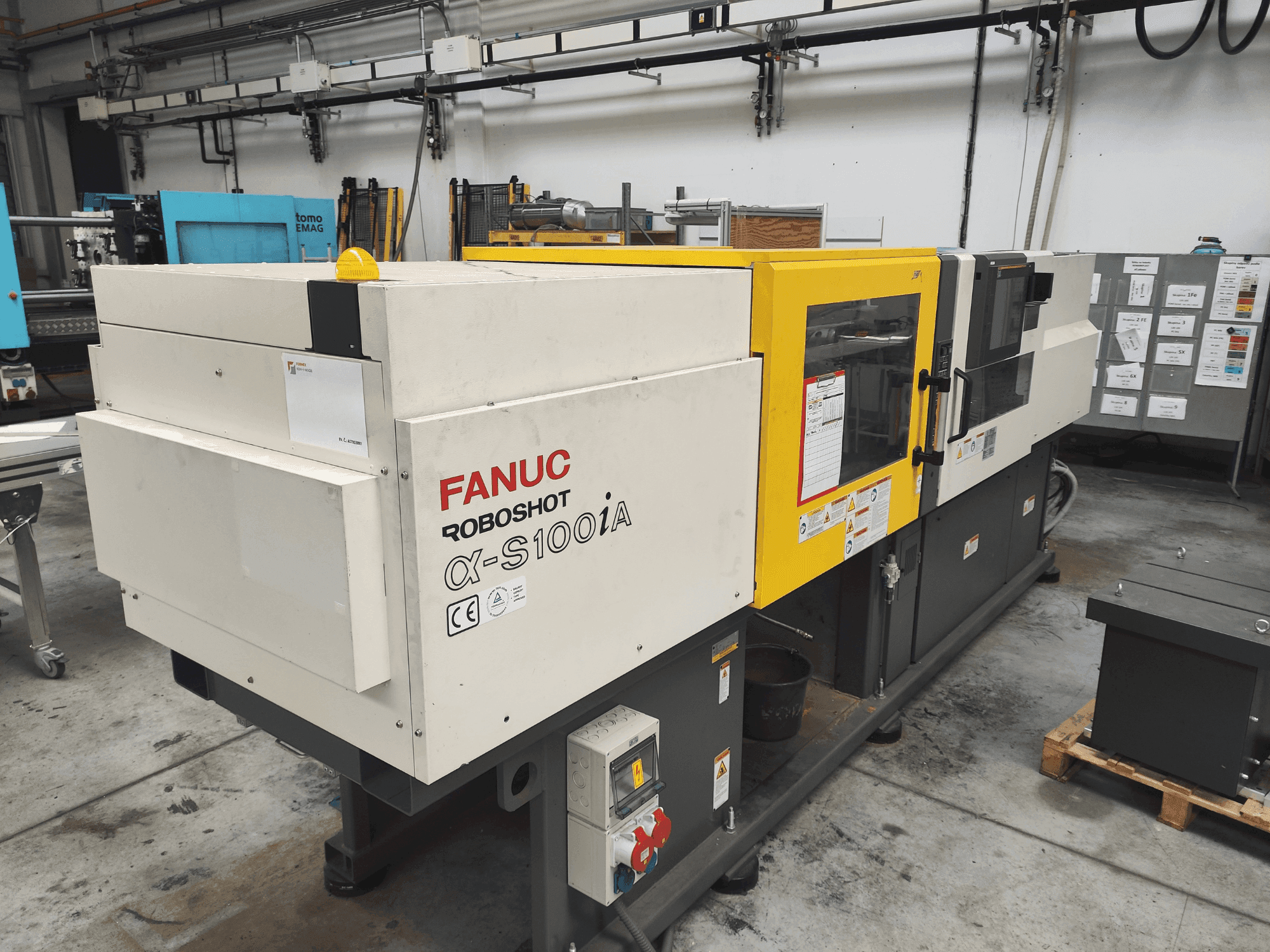 Prikaz stroja FANUC α-S100A sprijeda