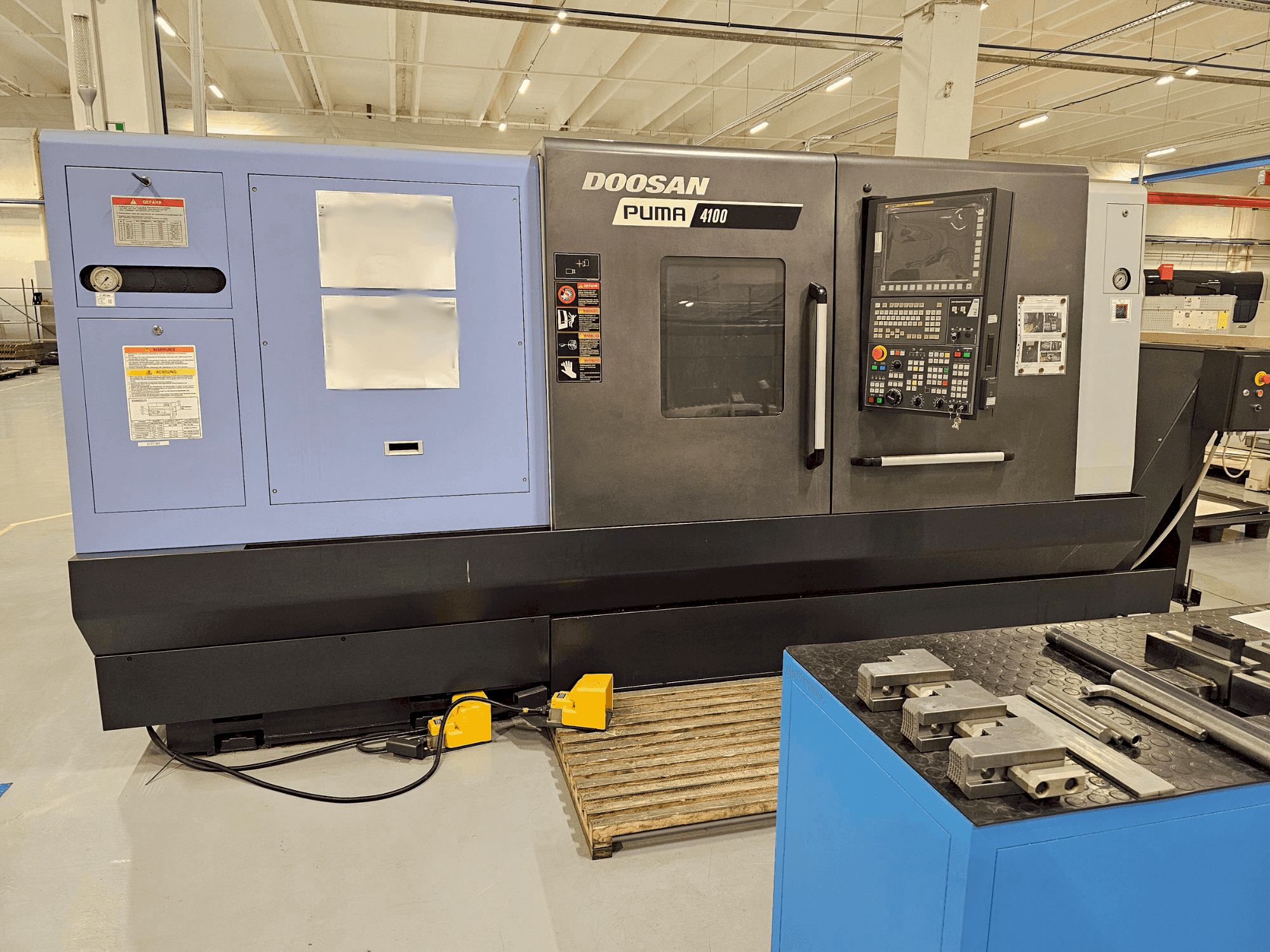 Prikaz stroja DOOSAN PUMA 4100B (2018) sprijeda