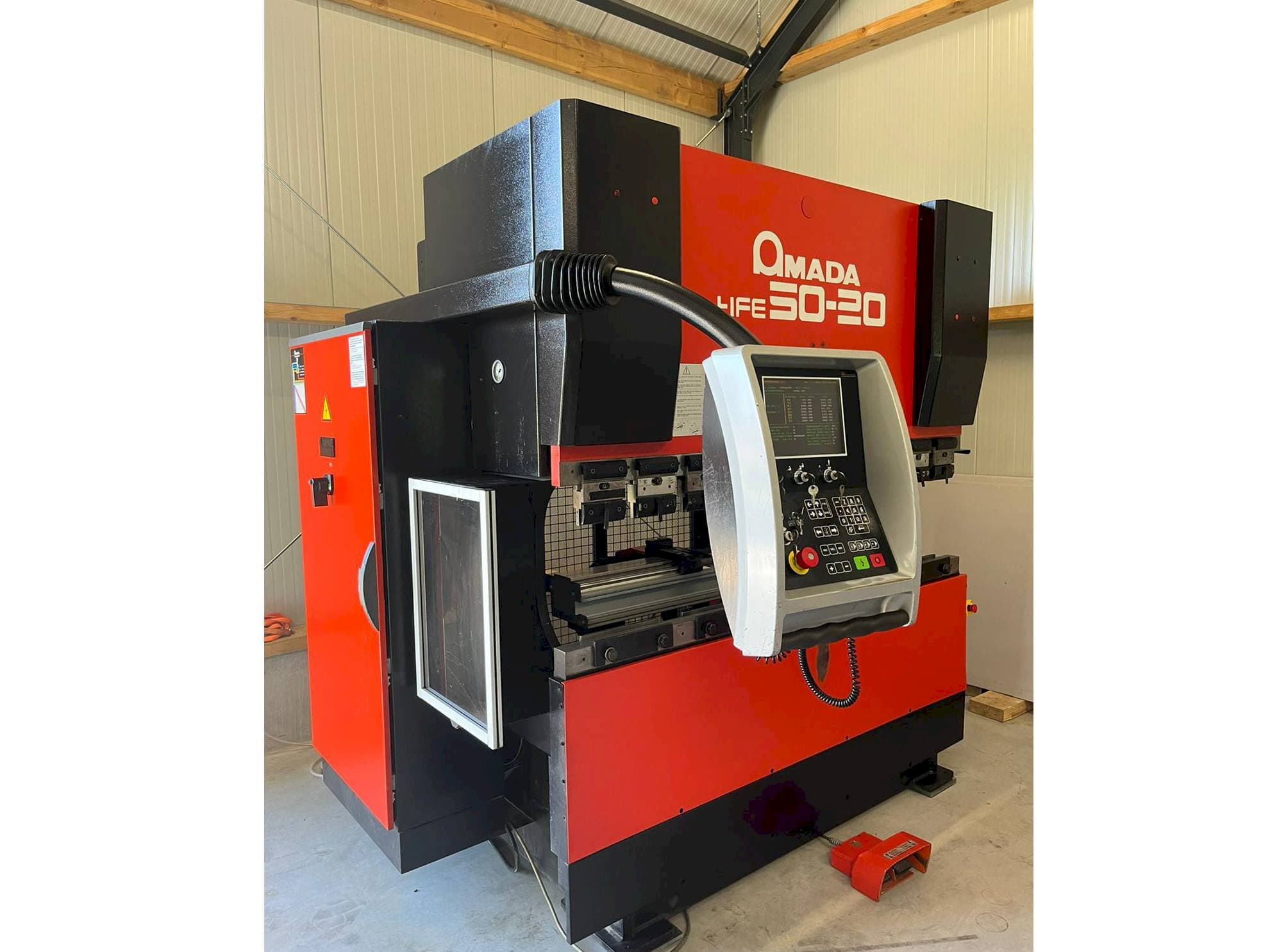 Prikaz stroja AMADA HFE 50 20 sprijeda