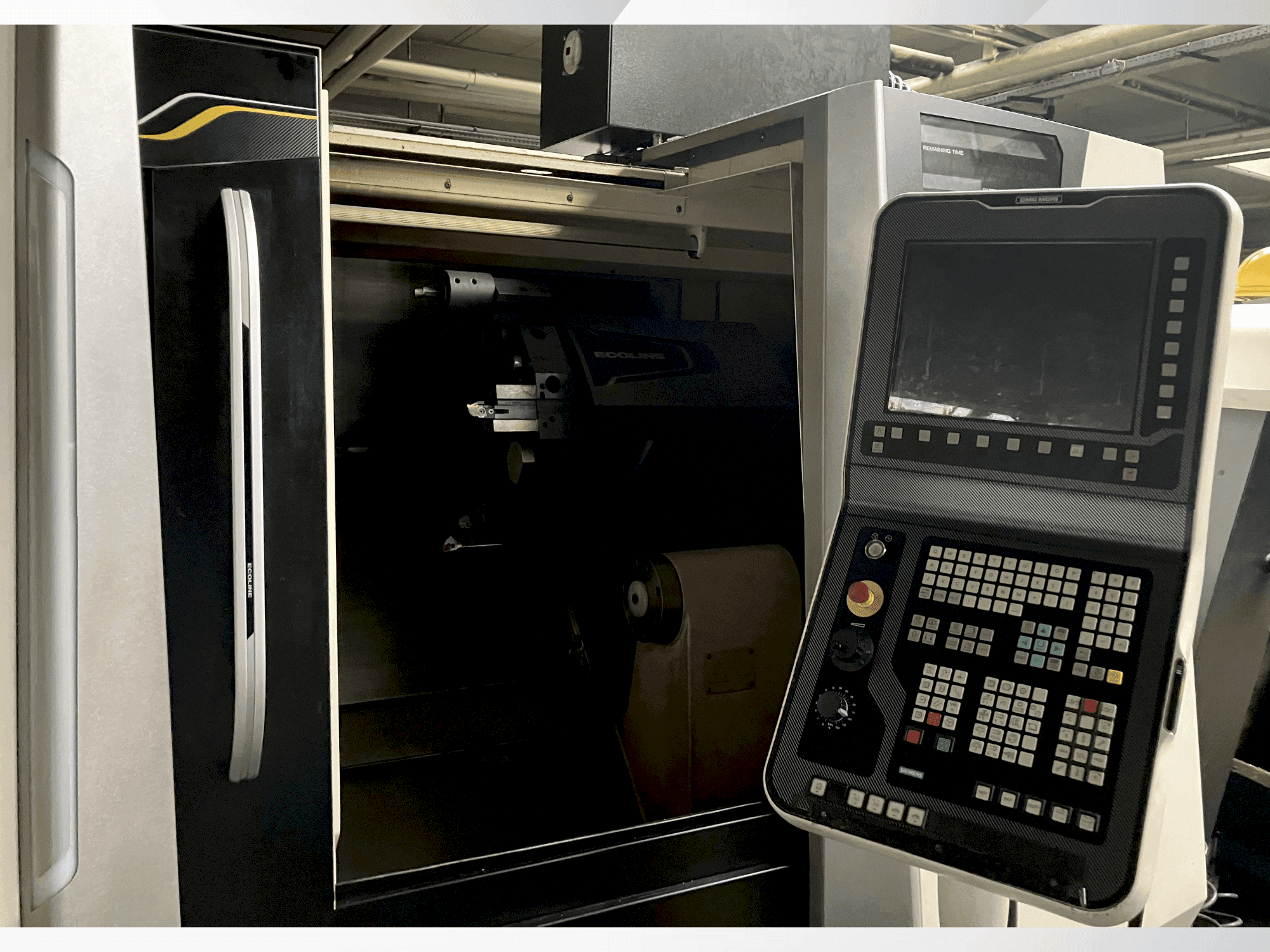 Prikaz stroja DMG MORI ecoTurn 450 V1 sprijeda