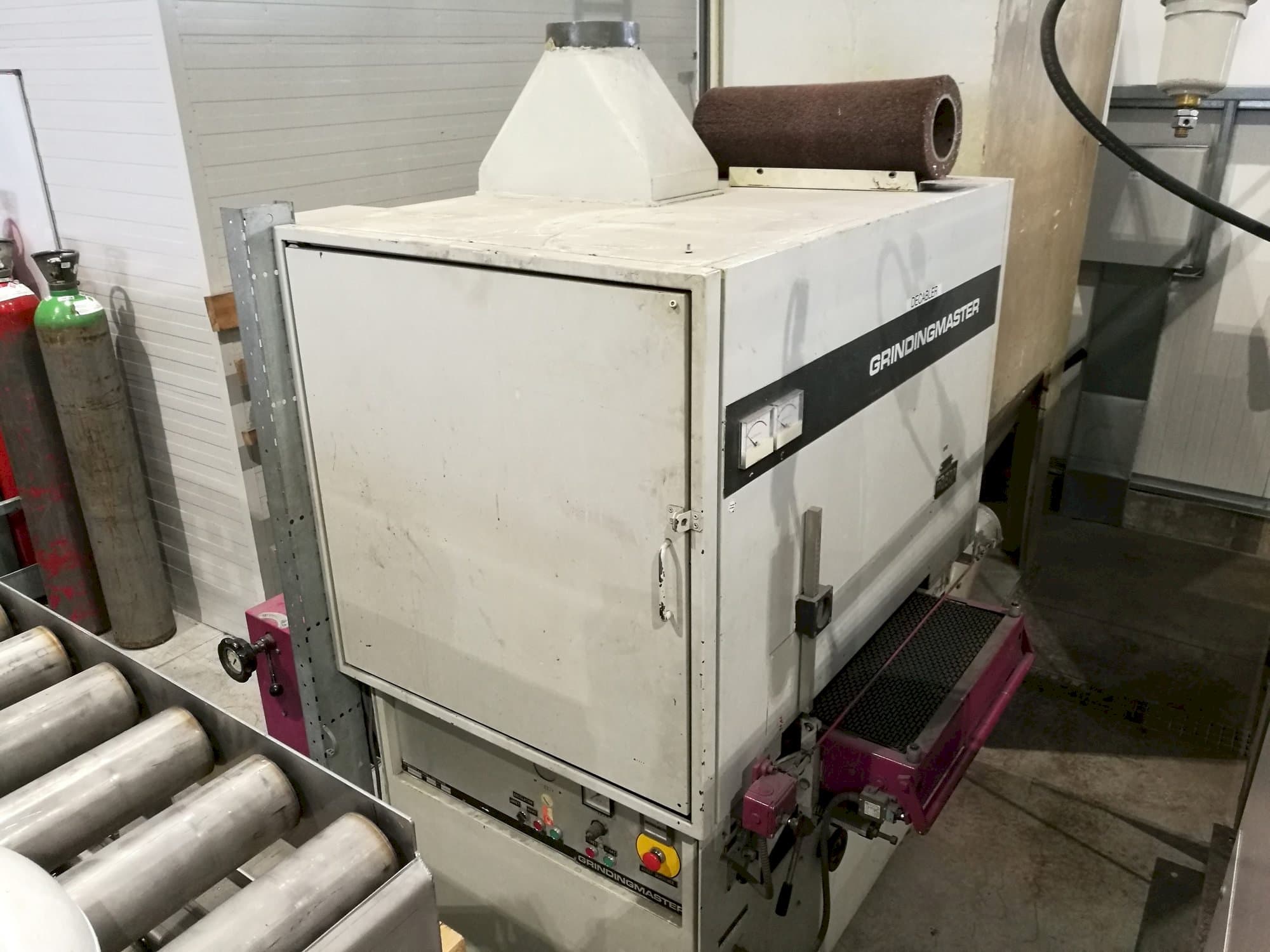 Prikaz stroja GRINDINGMASTER MCSB2-600 slijeva