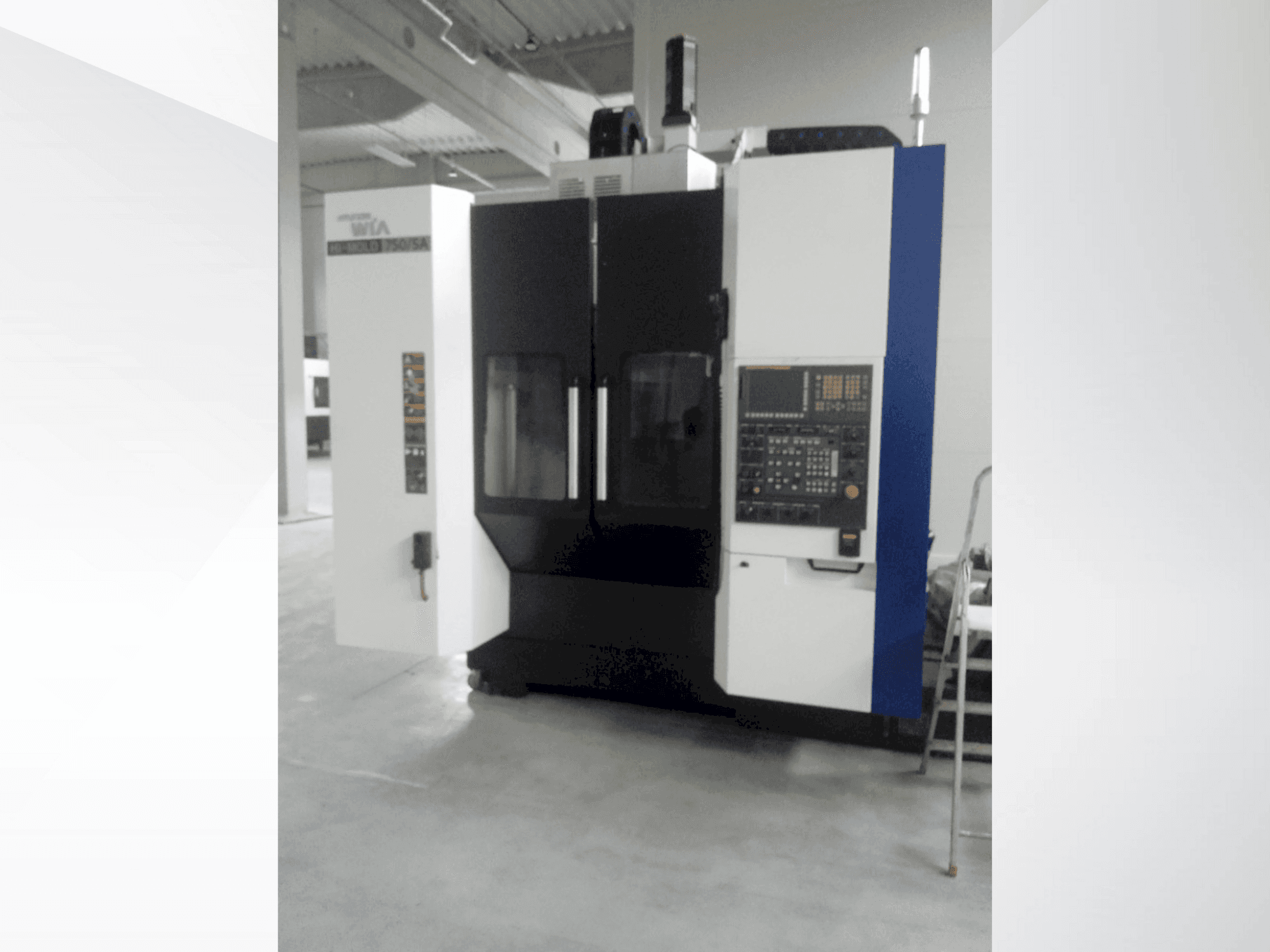 Prikaz  stroja Hyundai Wia HI-MOLD 750-5A  sprijeda